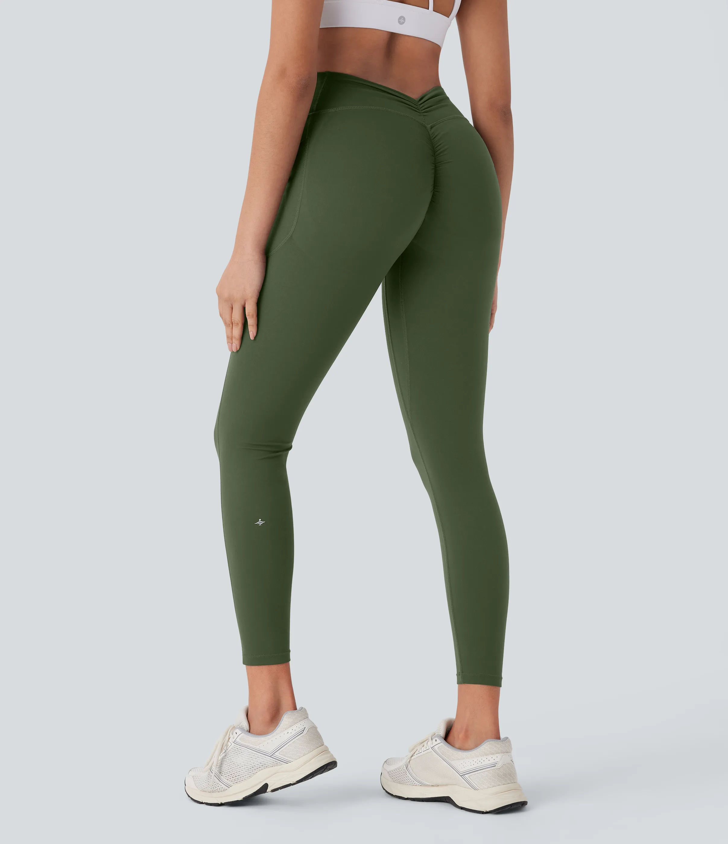 Halara Leggings Halara UltraSculpt™ SoCinched yoga moldeador tiro alto bolsillo lateral fruncido realce glúteo control abdomen - Deep Woodland Green - L(7/8) sold by Halara product image thumbnail 2