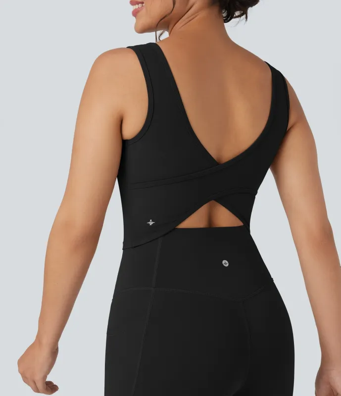 Halara Top corto de yoga Halara UltraSculpt™ cruzado con cuello en U - Black - S sold by Halara