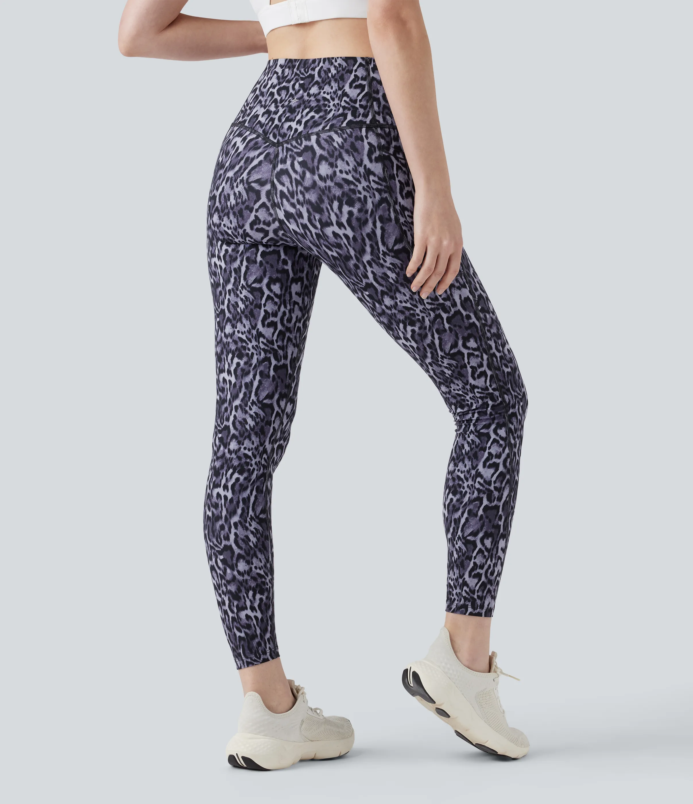 Halara Leggings de yoga Halara UltraSculpt™ con estampado de leopardo, cintura alta, control de abdomen y bolsillos - Black and Purple Leopard - L(full_length) sold by Halara product image thumbnail 3