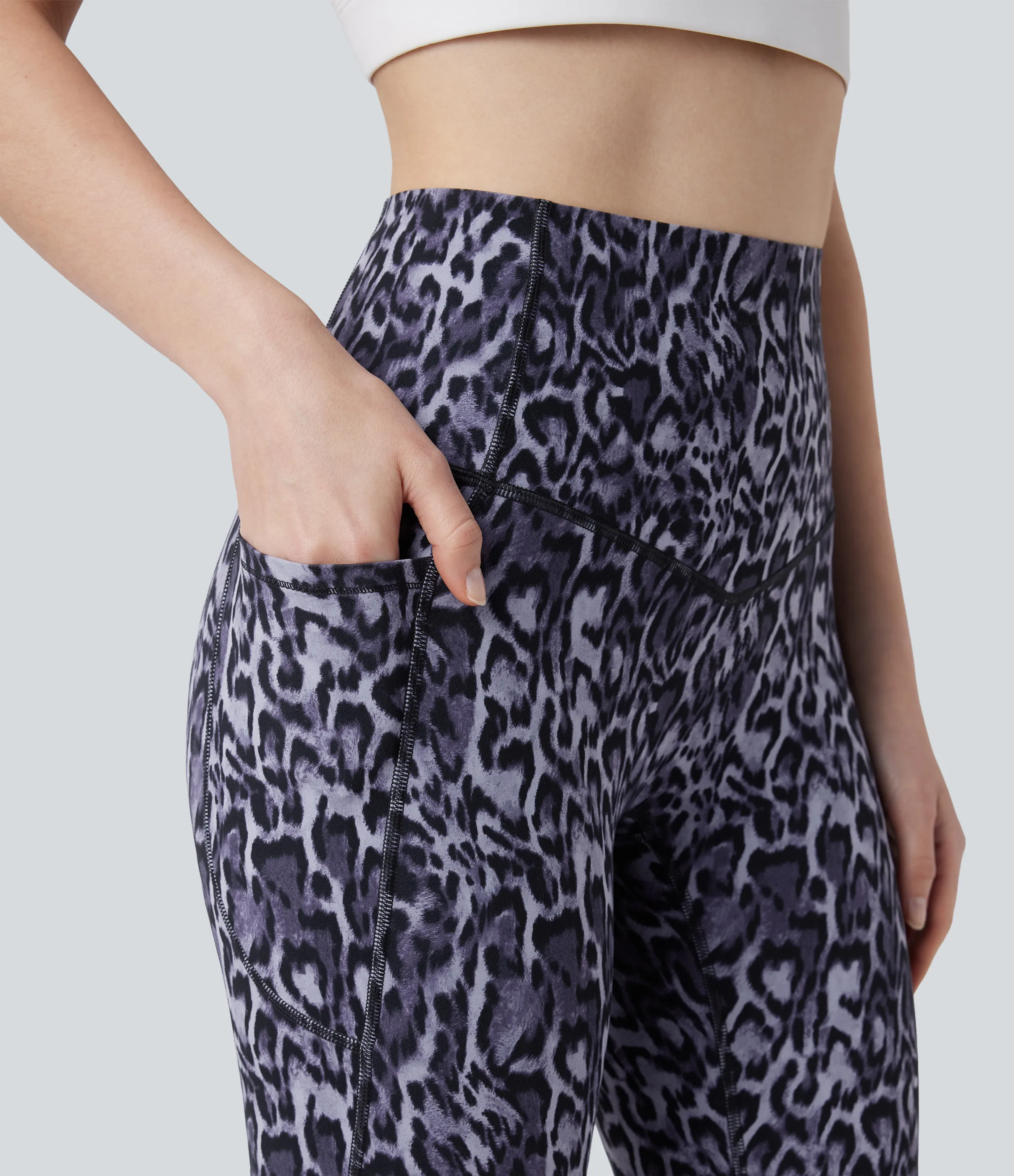 Halara Leggings de yoga Halara UltraSculpt™ con estampado de leopardo, cintura alta, control de abdomen y bolsillos - Black and Purple Leopard - L(full_length) sold by Halara product image thumbnail 5