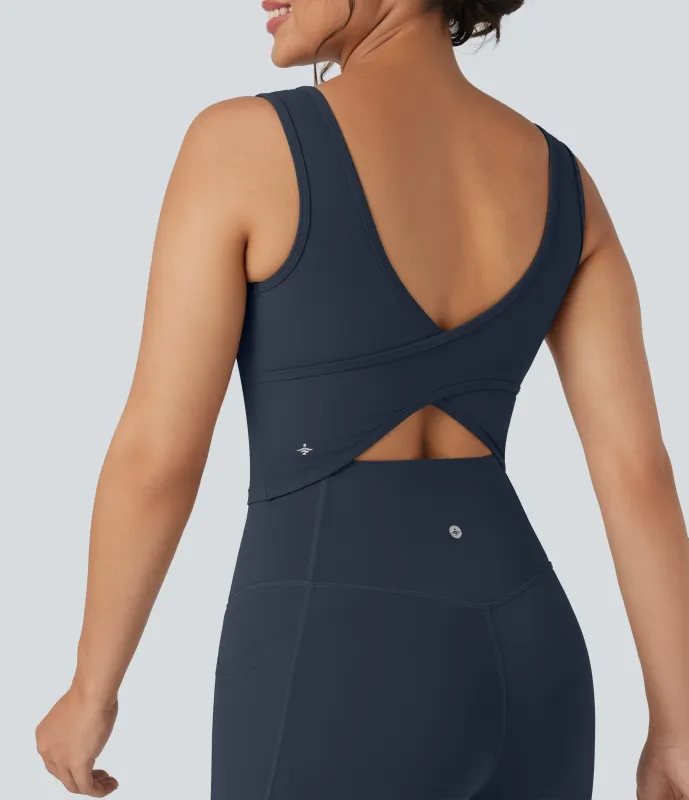 Halara Top corto de yoga Halara UltraSculpt™ cruzado con cuello en U - Carbon - S sold by Halara