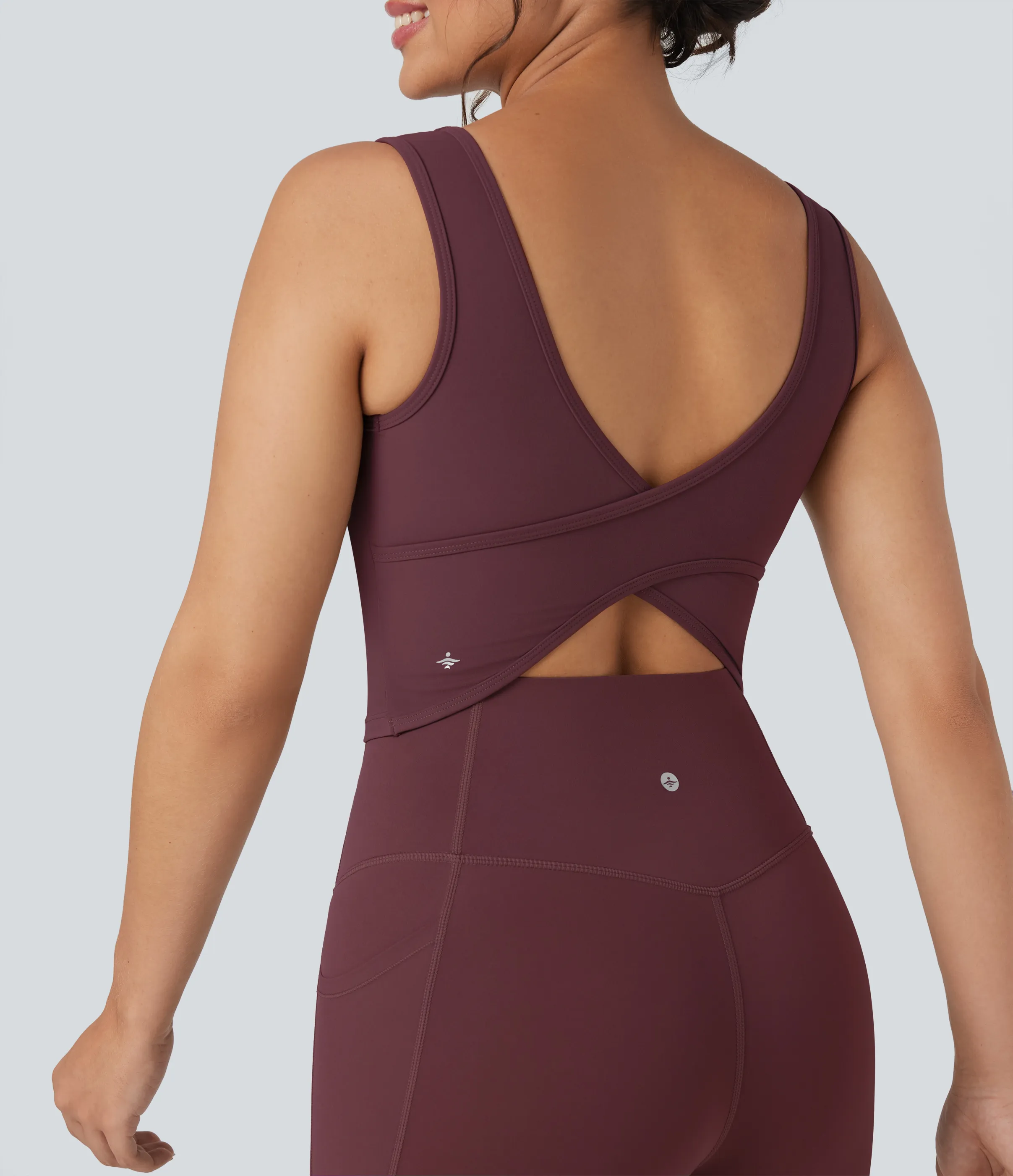 Halara Top corto de yoga Halara UltraSculpt™ cruzado con cuello en U - Evening Red - L sold by Halara product image thumbnail 2