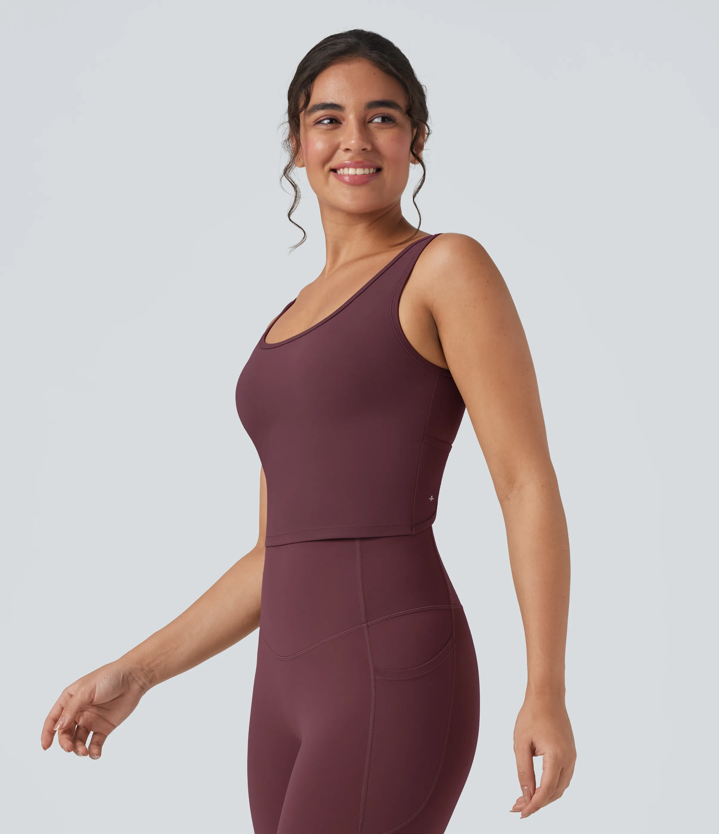 Halara Top corto de yoga Halara UltraSculpt™ cruzado con cuello en U - Evening Red - L sold by Halara product image thumbnail 4