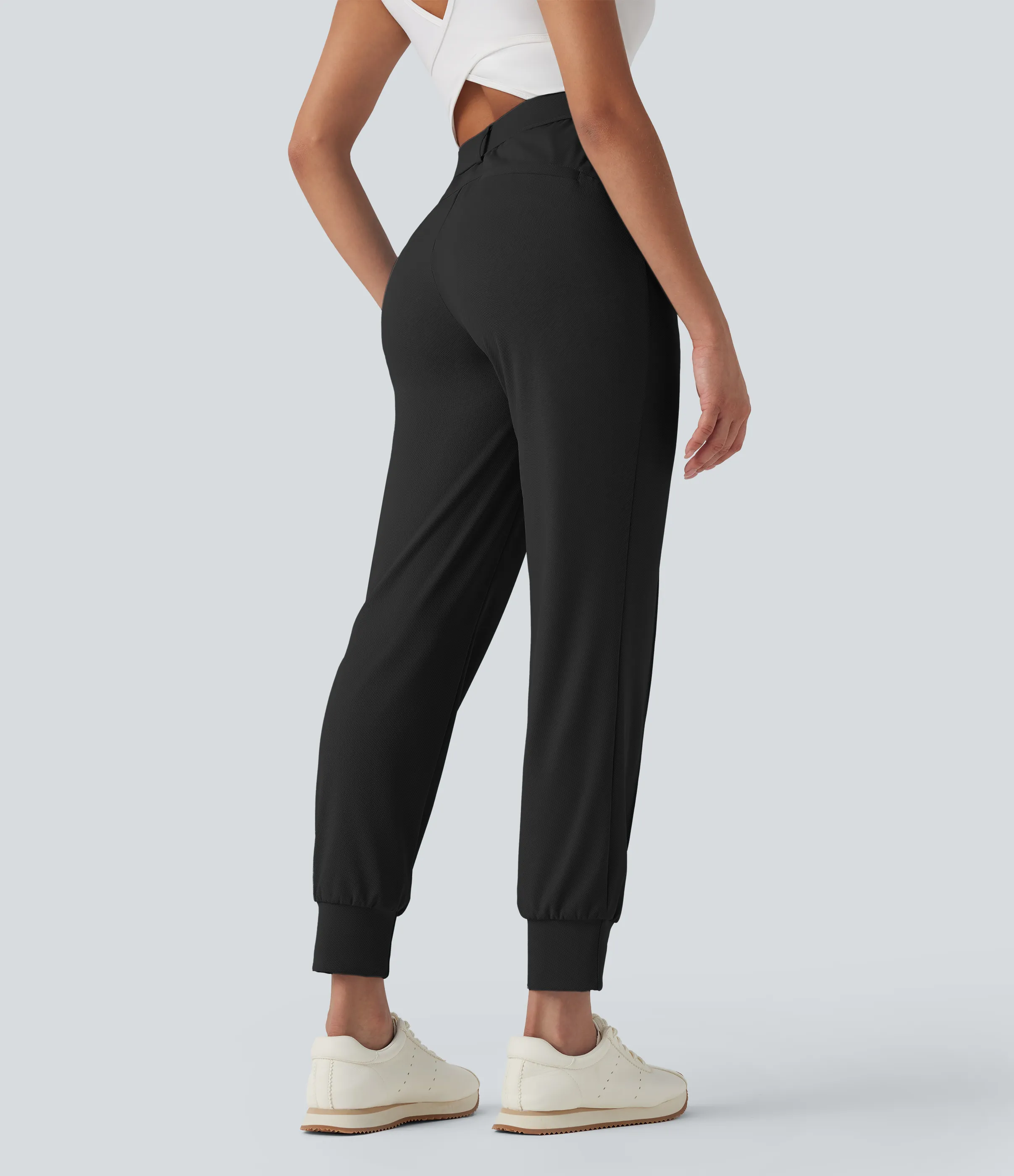 Halara Pantalones deportivos de golf de secado rápido y tiro alto con bolsillos para tee de golf - UPF 40+ - Black - L(regular) sold by Halara product image thumbnail 3