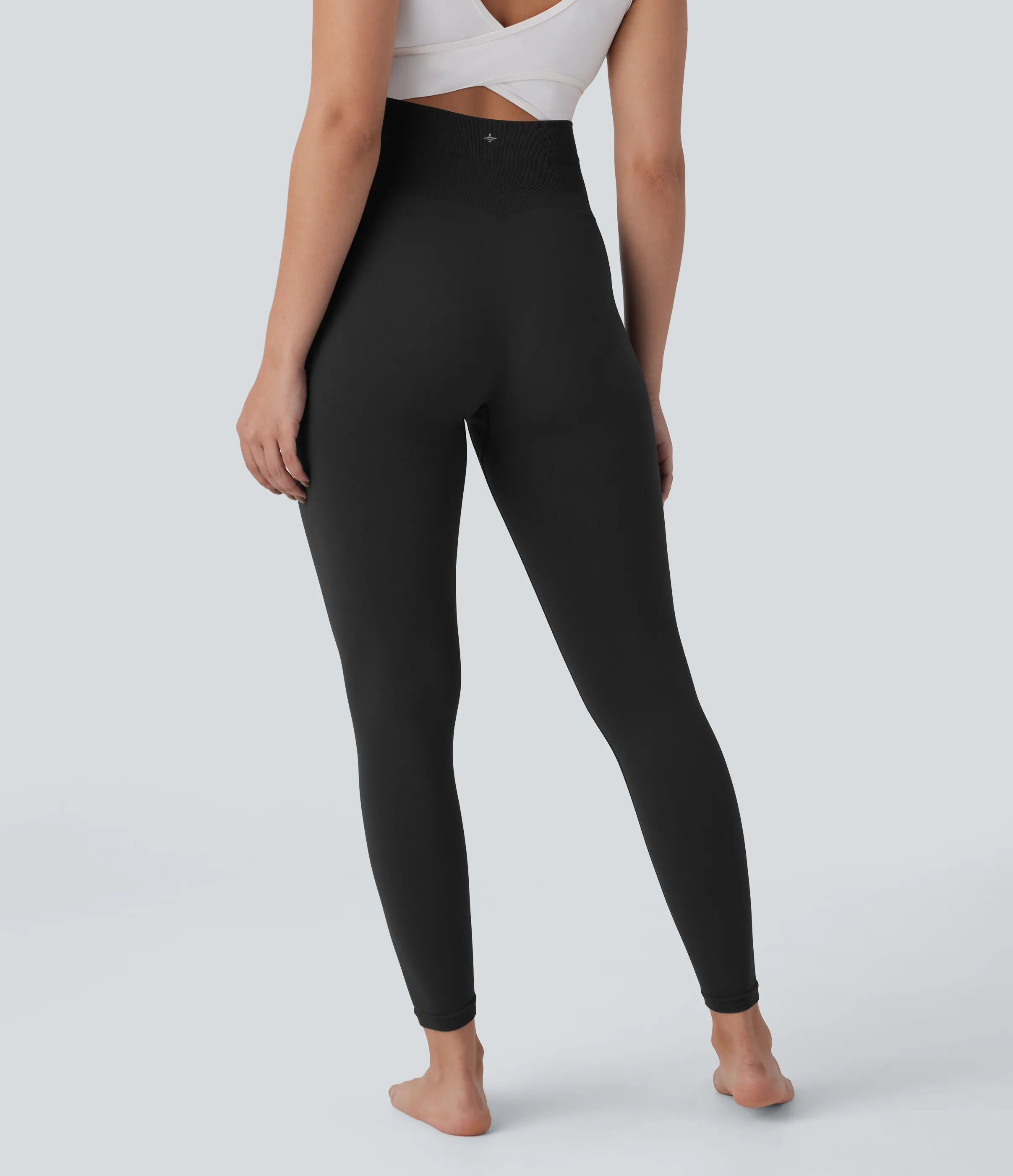 Halara Leggings premamá yoga tiro alto fluidez sin costura 7/8 - Black - XS(regular) sold by Halara product image thumbnail 3