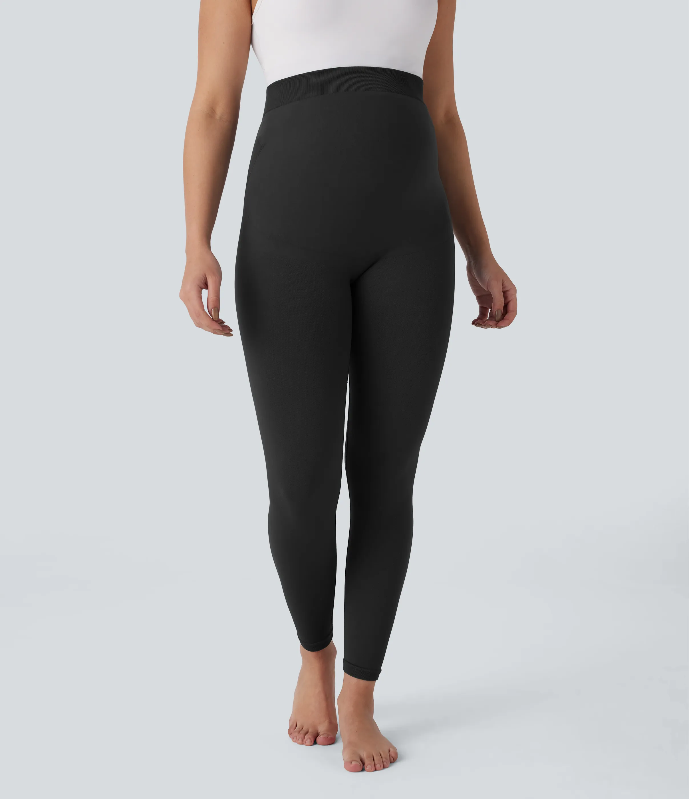 Halara Leggings premamá yoga tiro alto fluidez sin costura 7/8 - Black - XS(regular) sold by Halara product image thumbnail 4