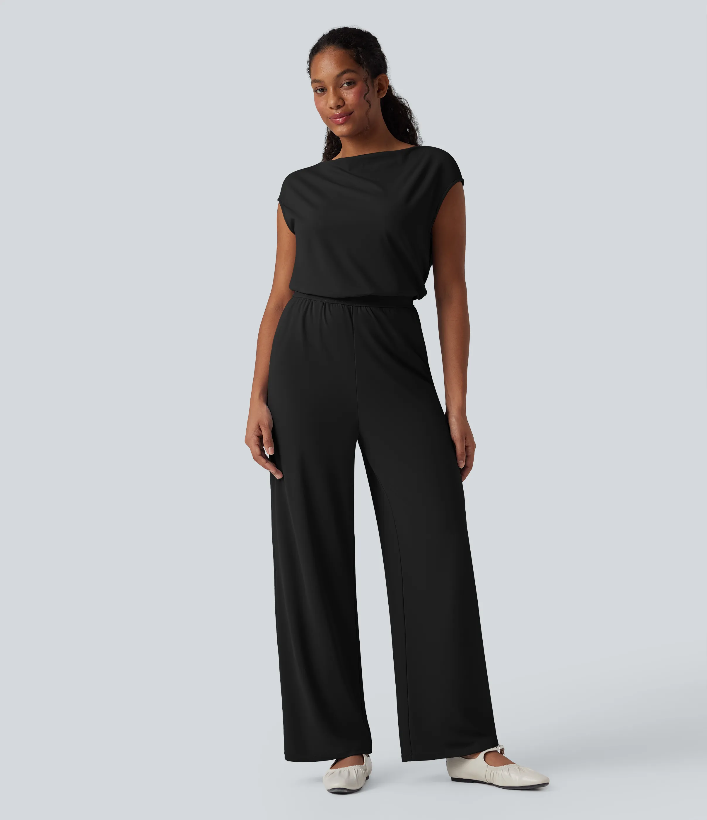 Halara Jumpsuit casual recto SoftlyZero™ de manga corta y tacto fresco con cuello vuelto y bolsillos - Black - S(regular) sold by Halara