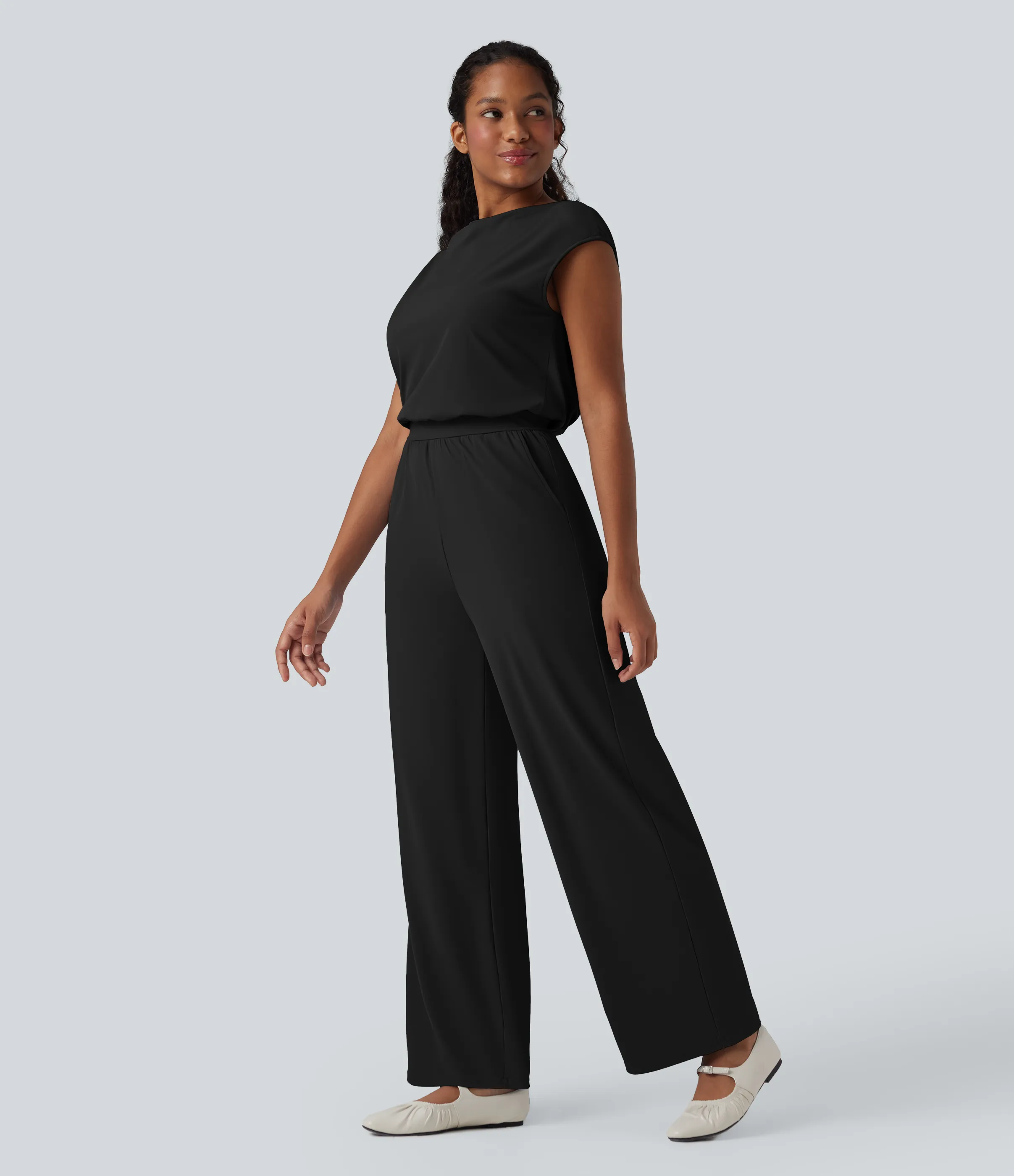Halara Jumpsuit casual recto SoftlyZero™ de manga corta y tacto fresco con cuello vuelto y bolsillos - Black - S(regular) sold by Halara product image thumbnail 4
