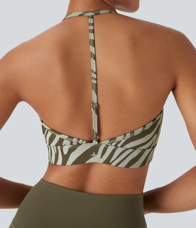 Halara Sujetador deportivo de yoga con estampado de cebra sin espalda y con cuello halter de sujeción baja - Sage Zebra - XL sold by Halara