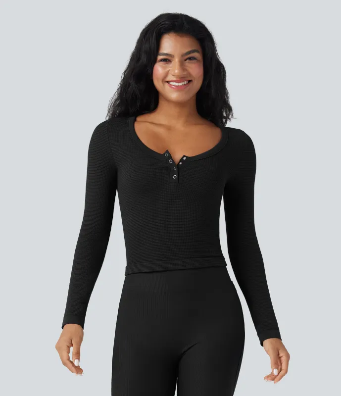 Halara Top deportivo de yoga ajustado de manga larga con diseño henley y diseño waffle sin costuras - Black - XL sold by Halara