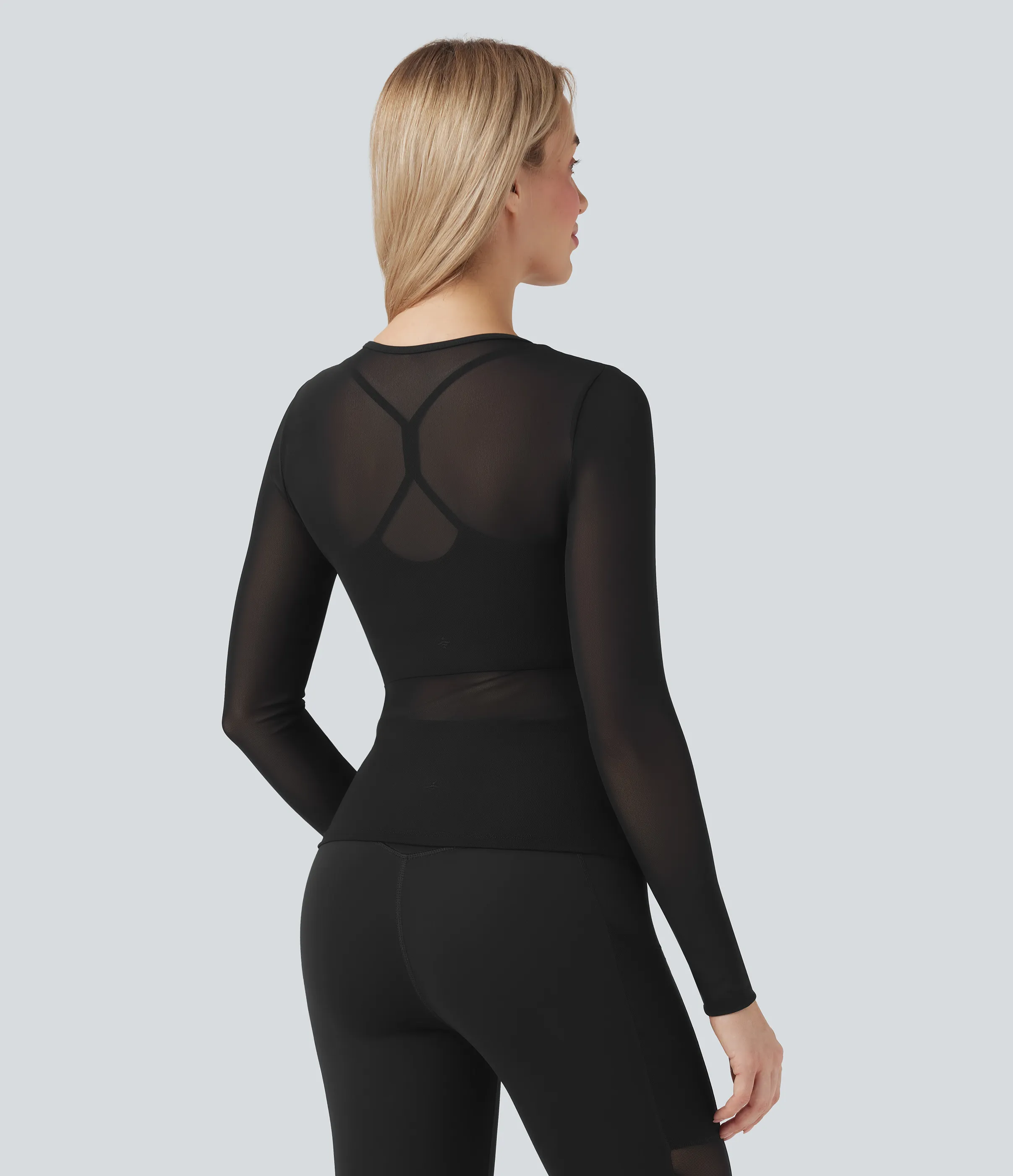 Halara Top deportivo de yoga 2 en 1 de malla en contraste, cuello redondo y manga larga - Black - XS sold by Halara product image thumbnail 2