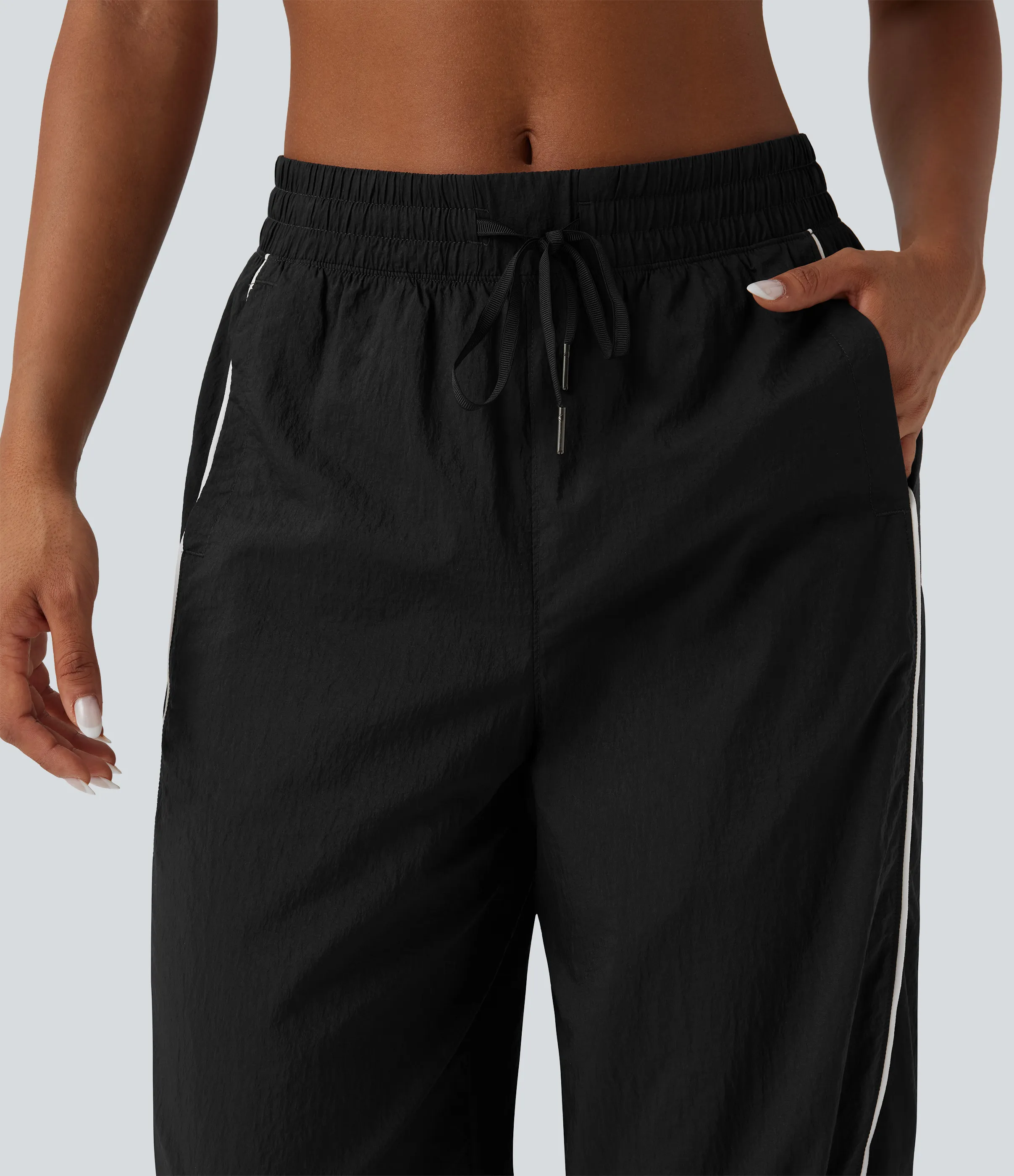 Halara Pantalones deportivos ligeros y duraderos para running impermeables de tiro bajo con cordón ajustable, bloques de color y bolsillos - Black - L(regular) sold by Halara product image thumbnail 5