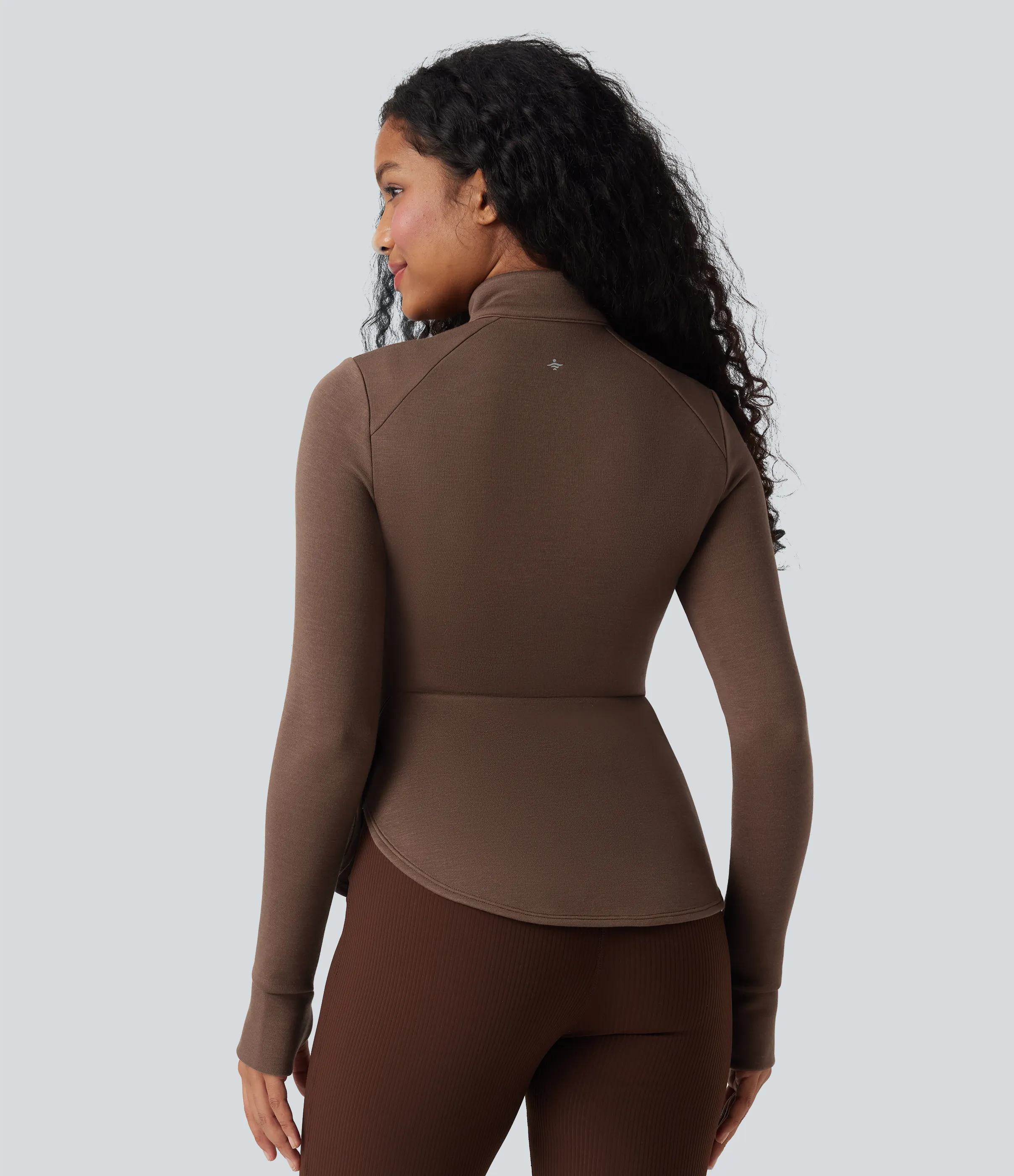 Halara Chamarra deportiva de manga larga de reglán con cuello alto y aberturas para los pulgares - Cocoa Brown - XS sold by Halara product image thumbnail 3