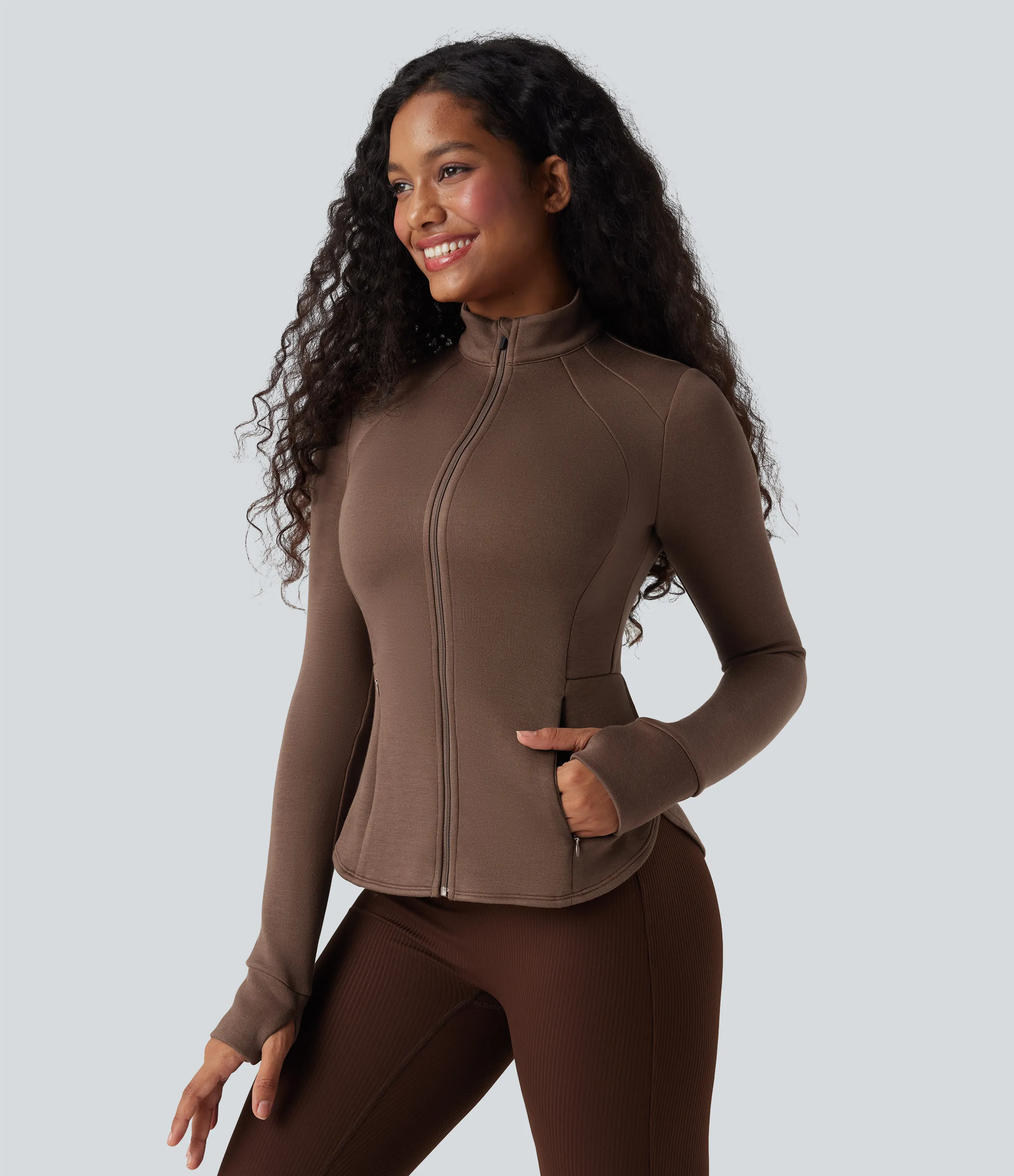 Halara Chamarra deportiva de manga larga de reglán con cuello alto y aberturas para los pulgares - Cocoa Brown - XS sold by Halara product image thumbnail 5