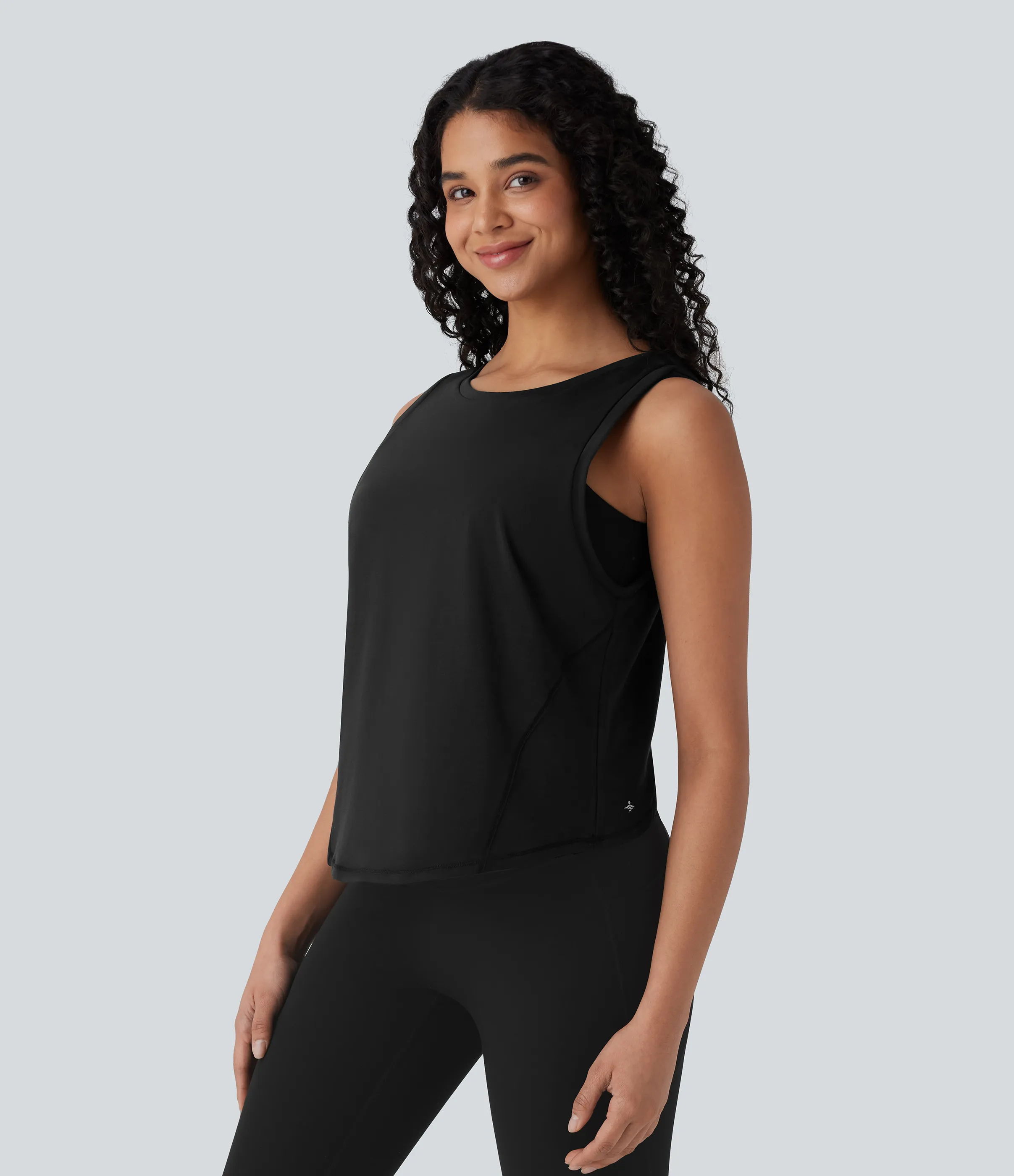 Halara Camiseta sin mangas entrenamiento secado rápido dobladillo V usar parte delantera trasera - Black - L sold by Halara product image thumbnail 4