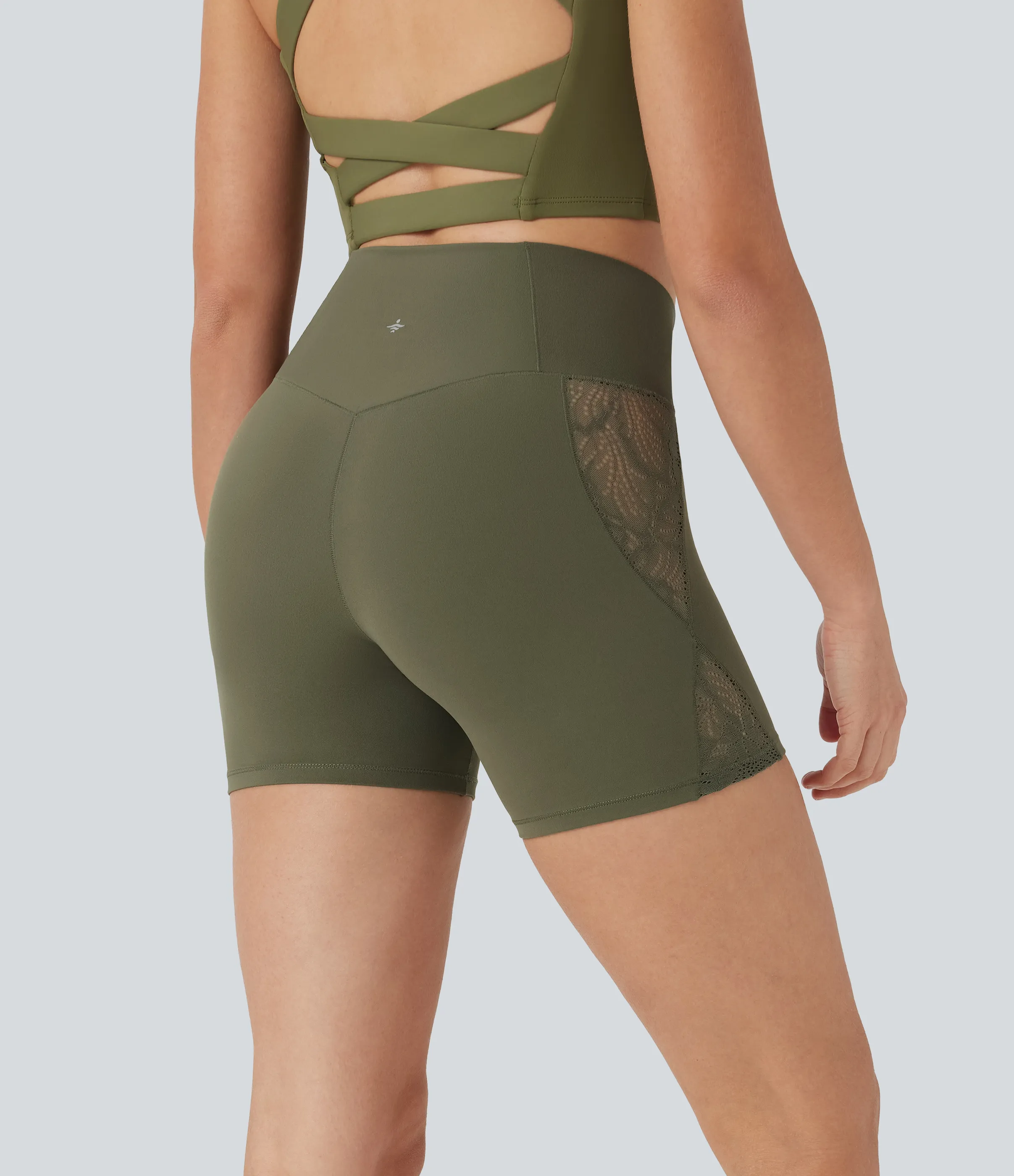 Halara Pantalón corto Softlyzero™ yoga ciclista tiro alto bolsillo trasero encaje contrastante cruzado 12.5 cm- UPF50+ - Grass Grey Green - L sold by Halara product image thumbnail 3