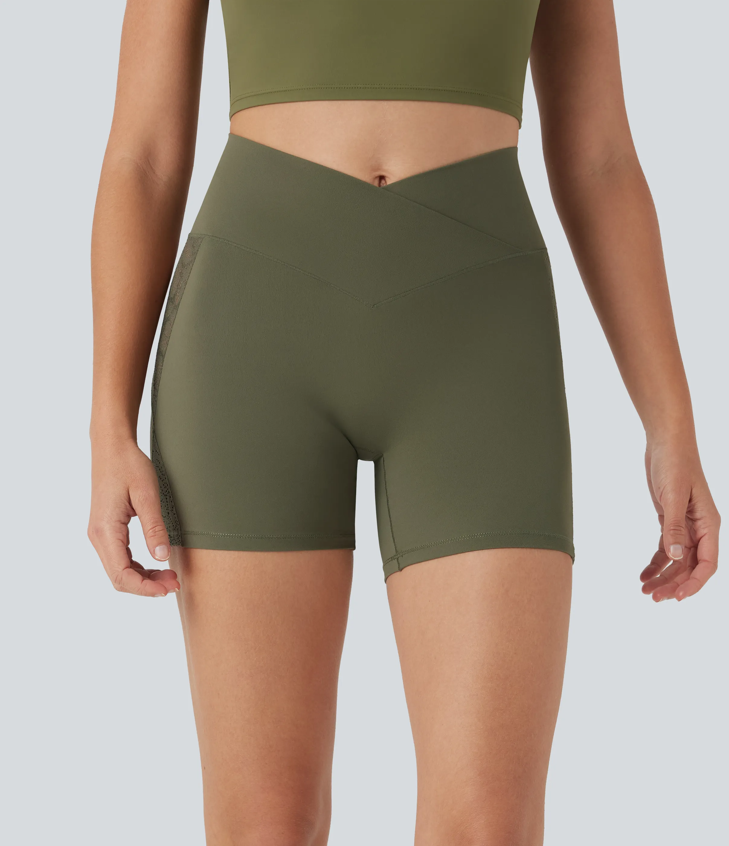 Halara Pantalón corto Softlyzero™ yoga ciclista tiro alto bolsillo trasero encaje contrastante cruzado 12.5 cm- UPF50+ - Grass Grey Green - L sold by Halara product image thumbnail 4