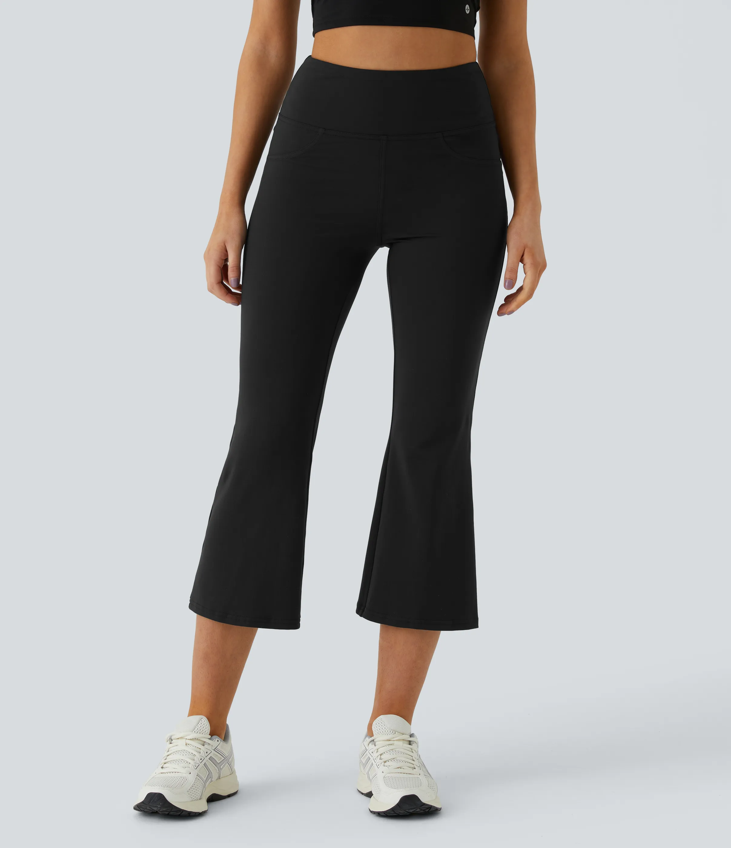 Halara Leggings yoga capri acampanado bolsillo trasero tiro alto - Black - M(regular) sold by Halara product image thumbnail 3