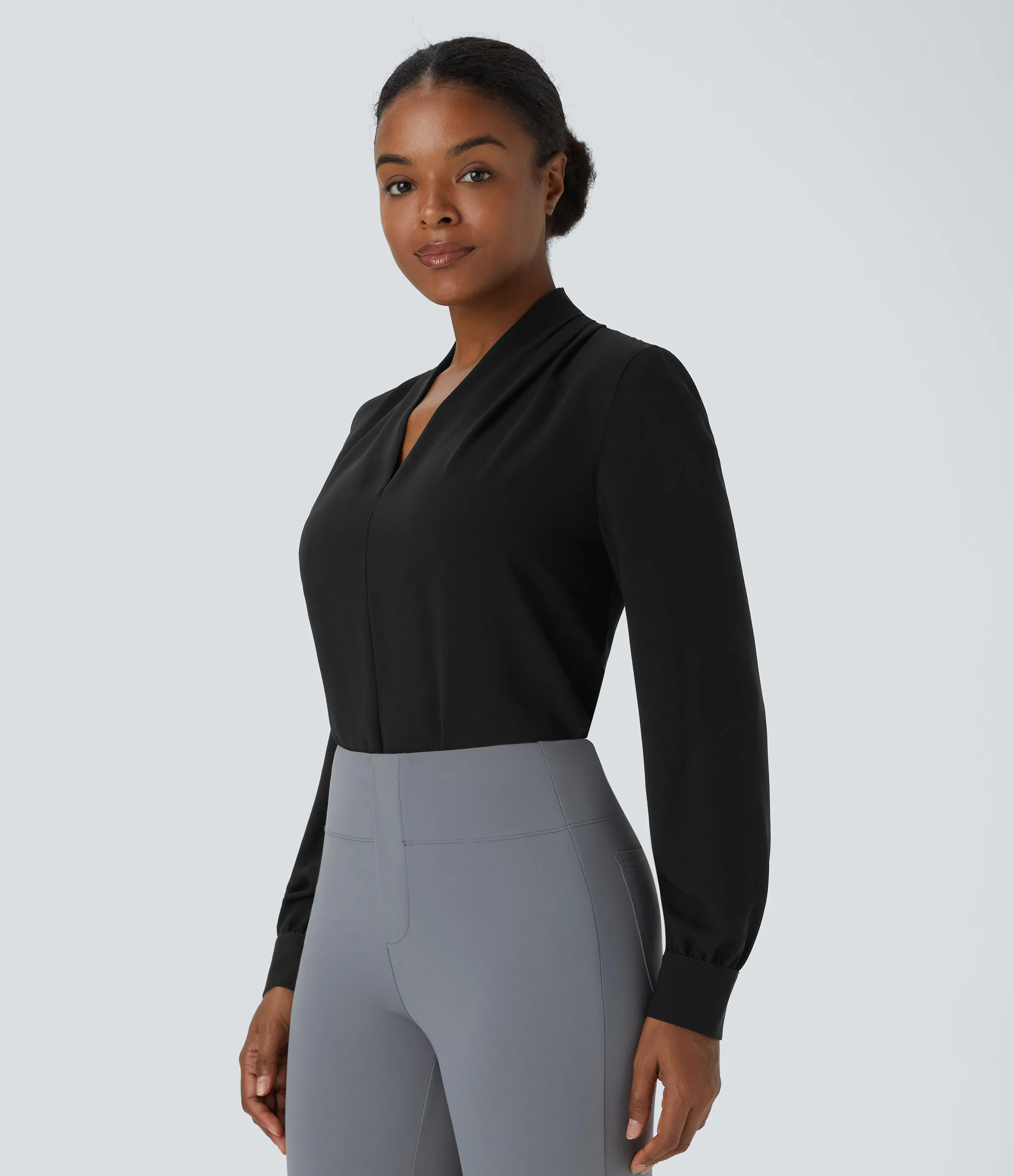 Halara Blusa oficina plisada manga larga cuello V - Black - XS sold by Halara product image thumbnail 4