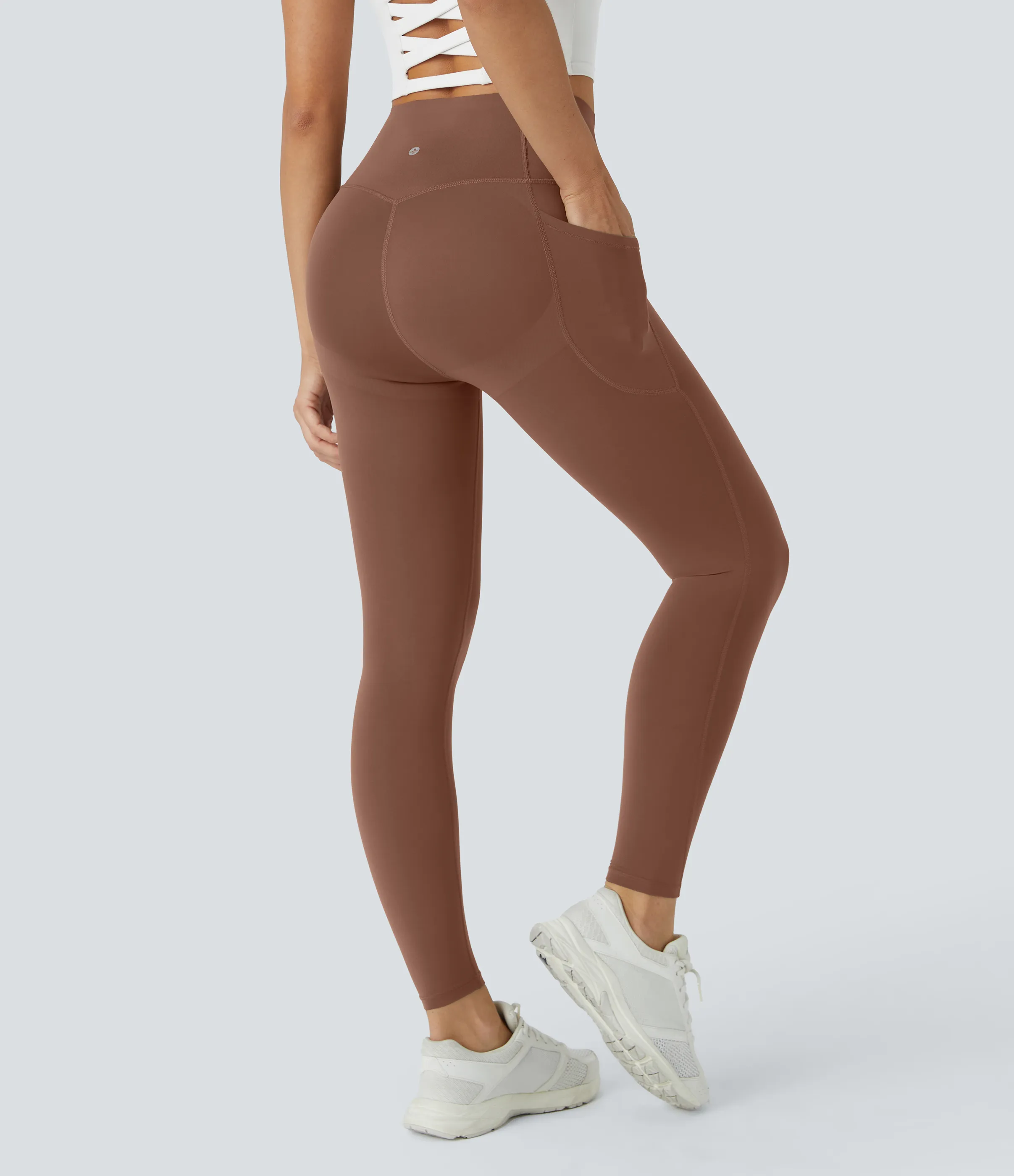 Halara Leggings SoCinched UltraSculpt tiro alto realce glúteos control abdomen bolsillo lateral moldeador - Thick Earthy Brown - M(7/8) sold by Halara