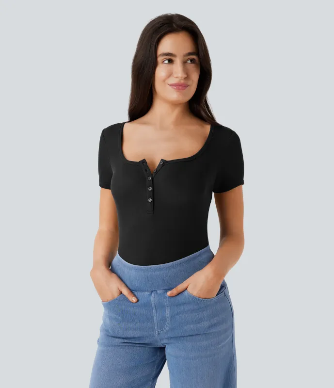 Halara Top ajustado manga corta cuello Henley acanalado - Black - M sold by Halara