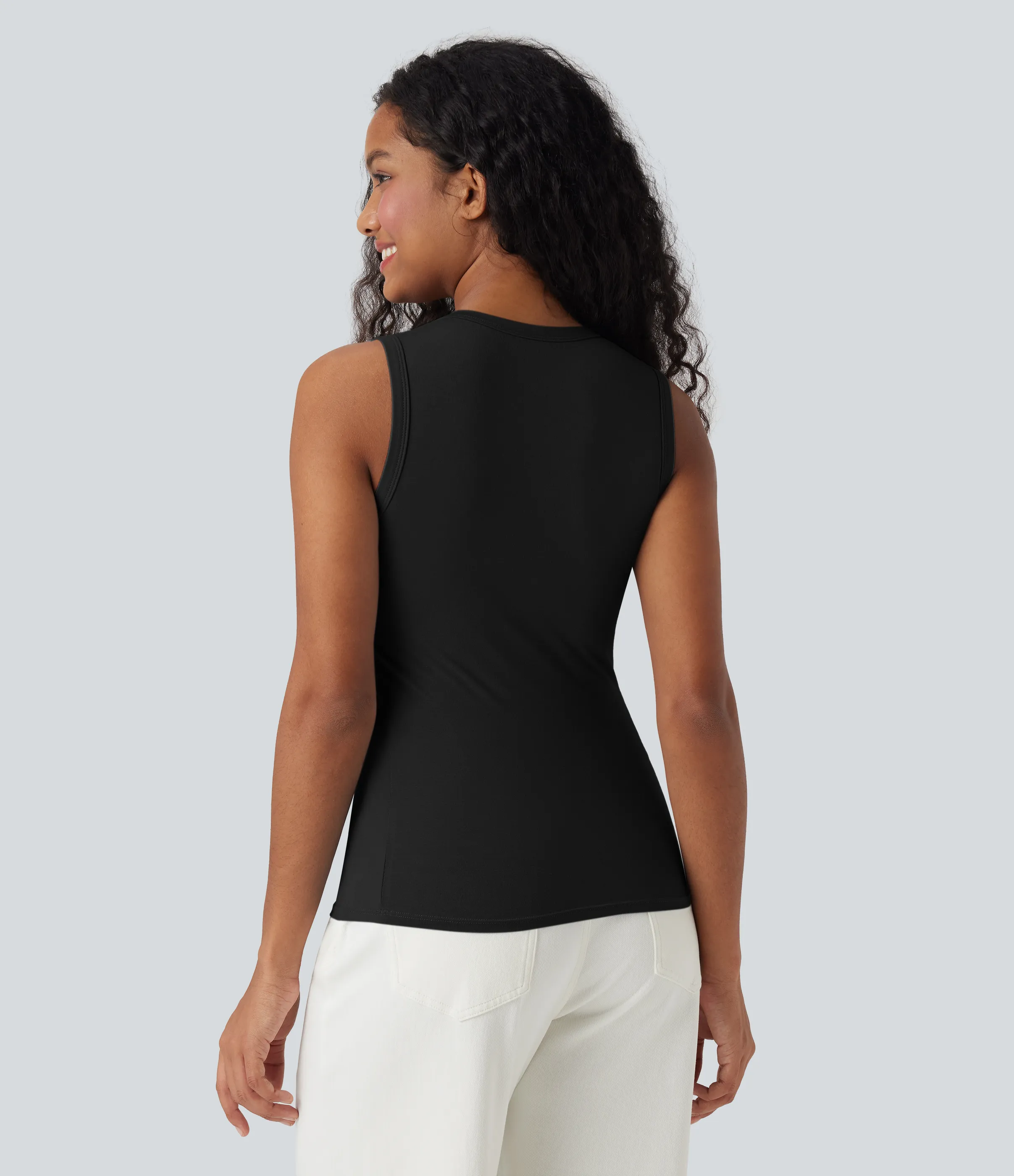 Halara Camiseta sin mangas casual de corte entallado con cuello en U - Black - XS sold by Halara product image thumbnail 3