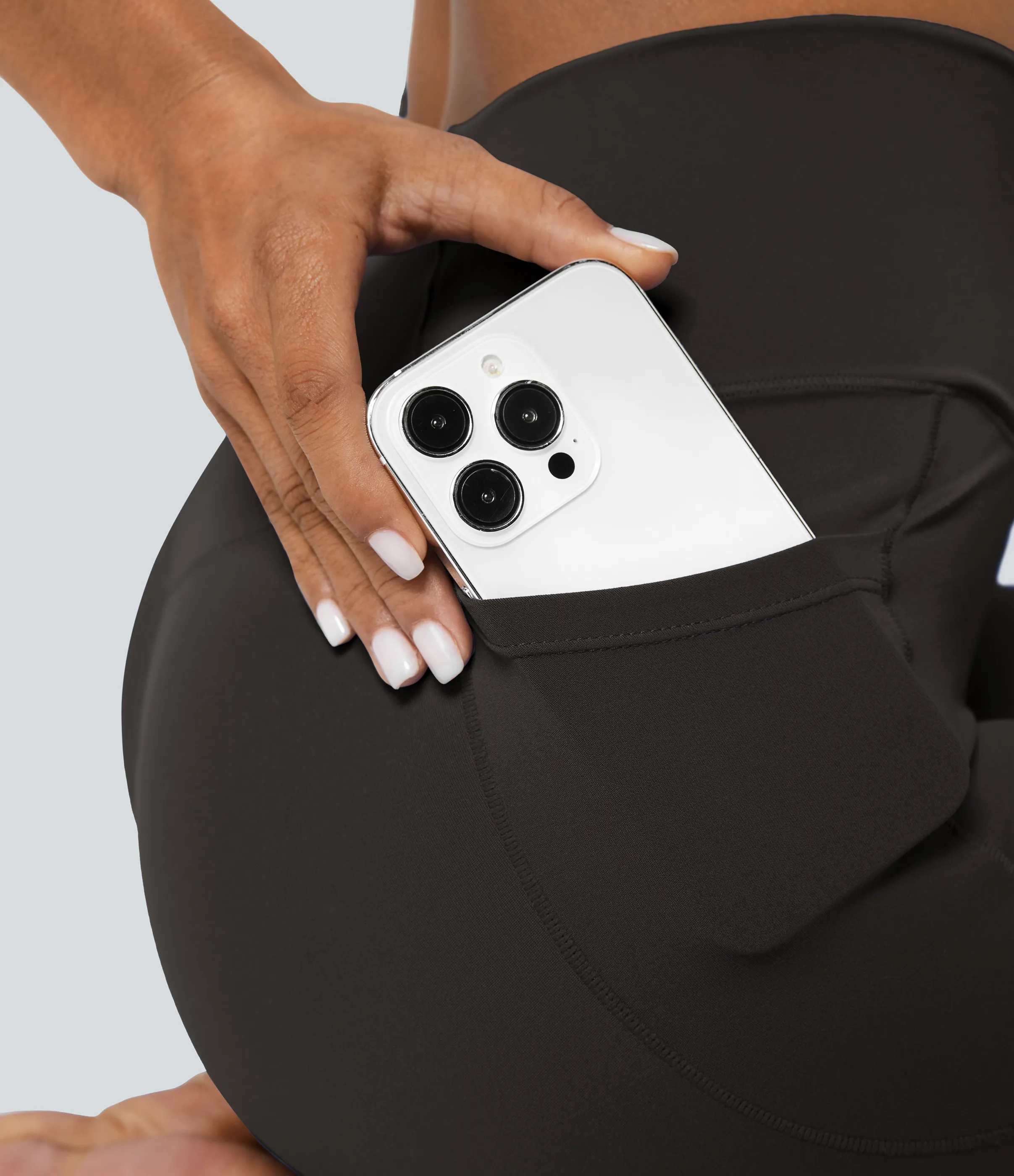 Halara Leggings Softlyzero™ liso bolsillo cruzado -UPF50+ - Hazelnut Black - XS(7/8) sold by Halara product image thumbnail 5