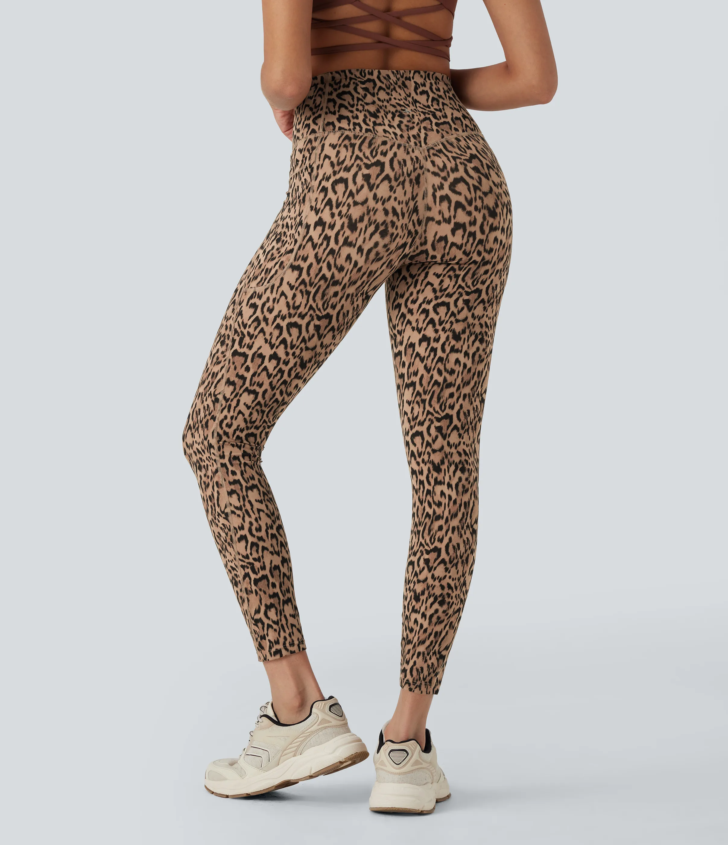 Halara Leggings de yoga Halara UltraSculpt™ con estampado de leopardo, cintura alta, control de abdomen y bolsillos - Tan Leopard - XS(7/8) sold by Halara product image thumbnail 3