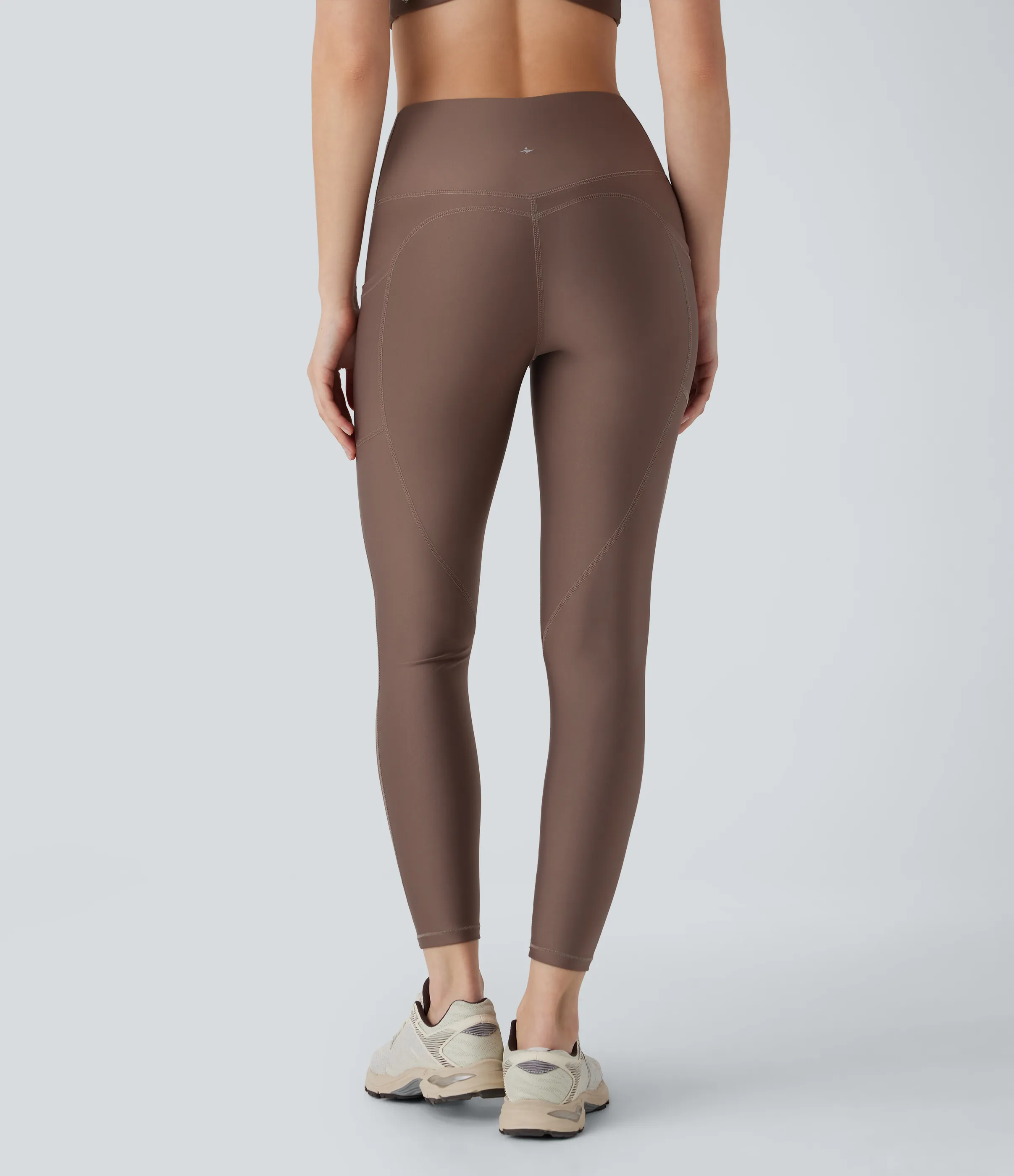 Halara Leggings deportivo tiro alto bolsillo lateral efecto brillante - Hay Brown - S(7/8) sold by Halara