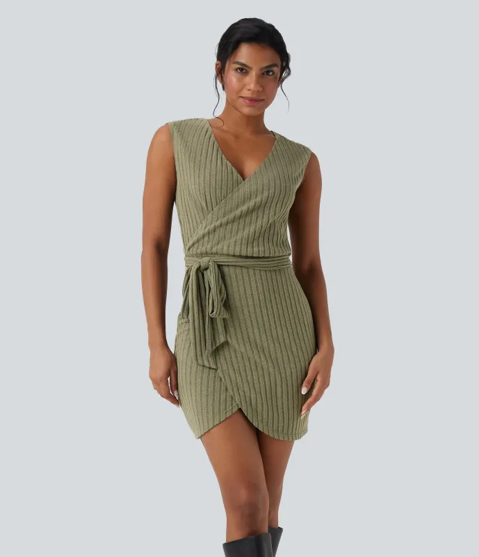 Halara Vestido mini casual ajustado y cruzado sin mangas con cinturón de punto acanalado - Moss Green Floral Velvet - XL sold by Halara