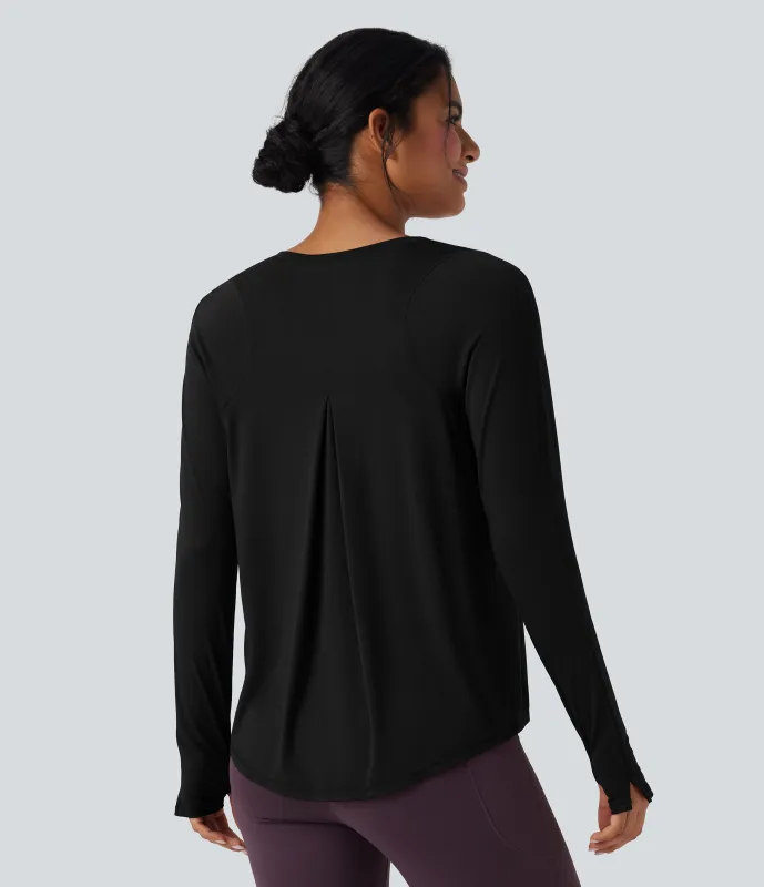 Halara Top deportivo de yoga de manga larga con dobladillo curvo y aberturas para los pulgares - Black - S sold by Halara