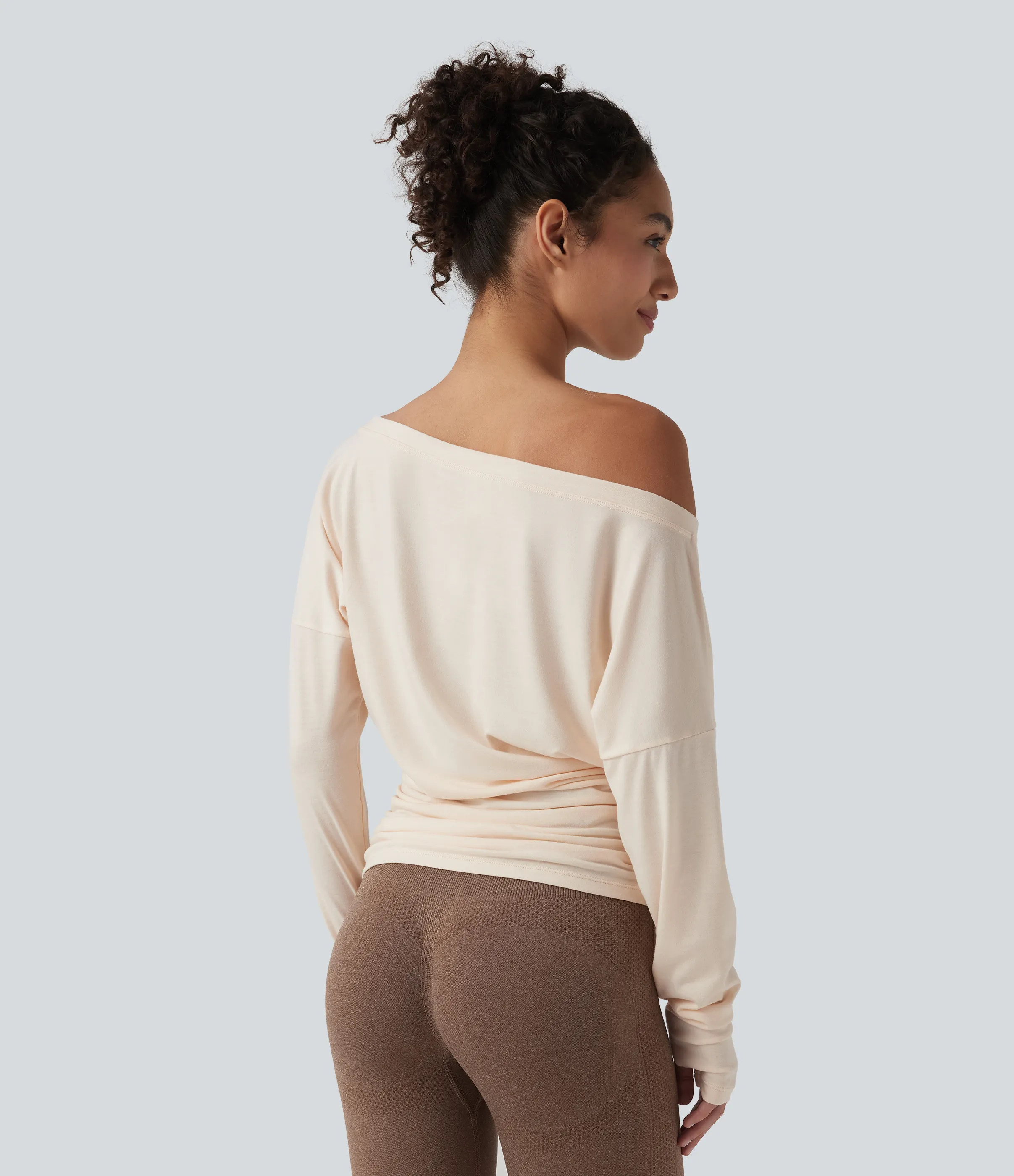 Halara Top deportivo de yoga fruncido con manga larga y un solo hombro con abertura para el pulgar - Whisper White - M sold by Halara product image thumbnail 3