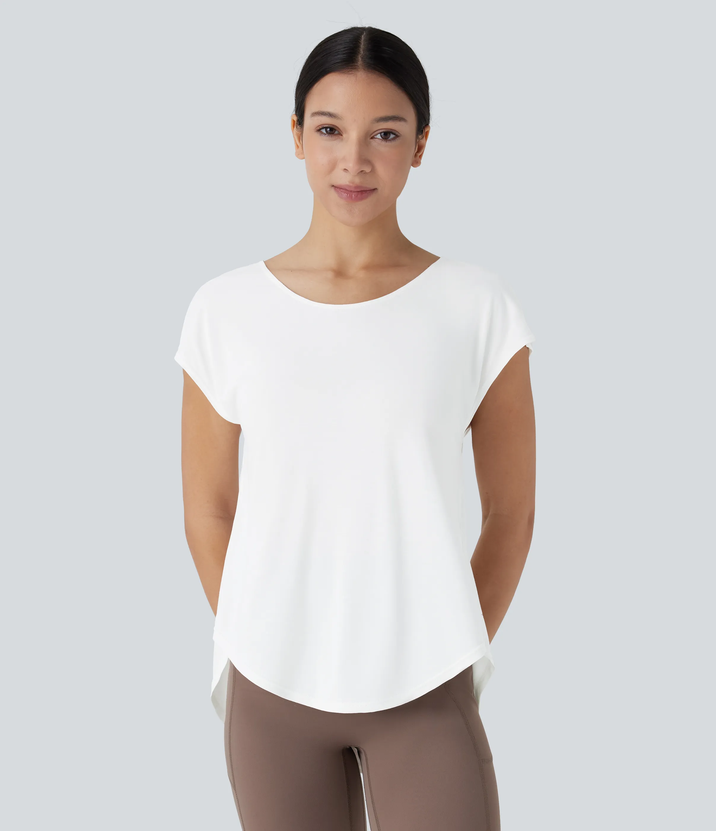 Halara Top deportivo yoga dobladillo curvo manga corta sin espalda - White - XS sold by Halara product image thumbnail 3