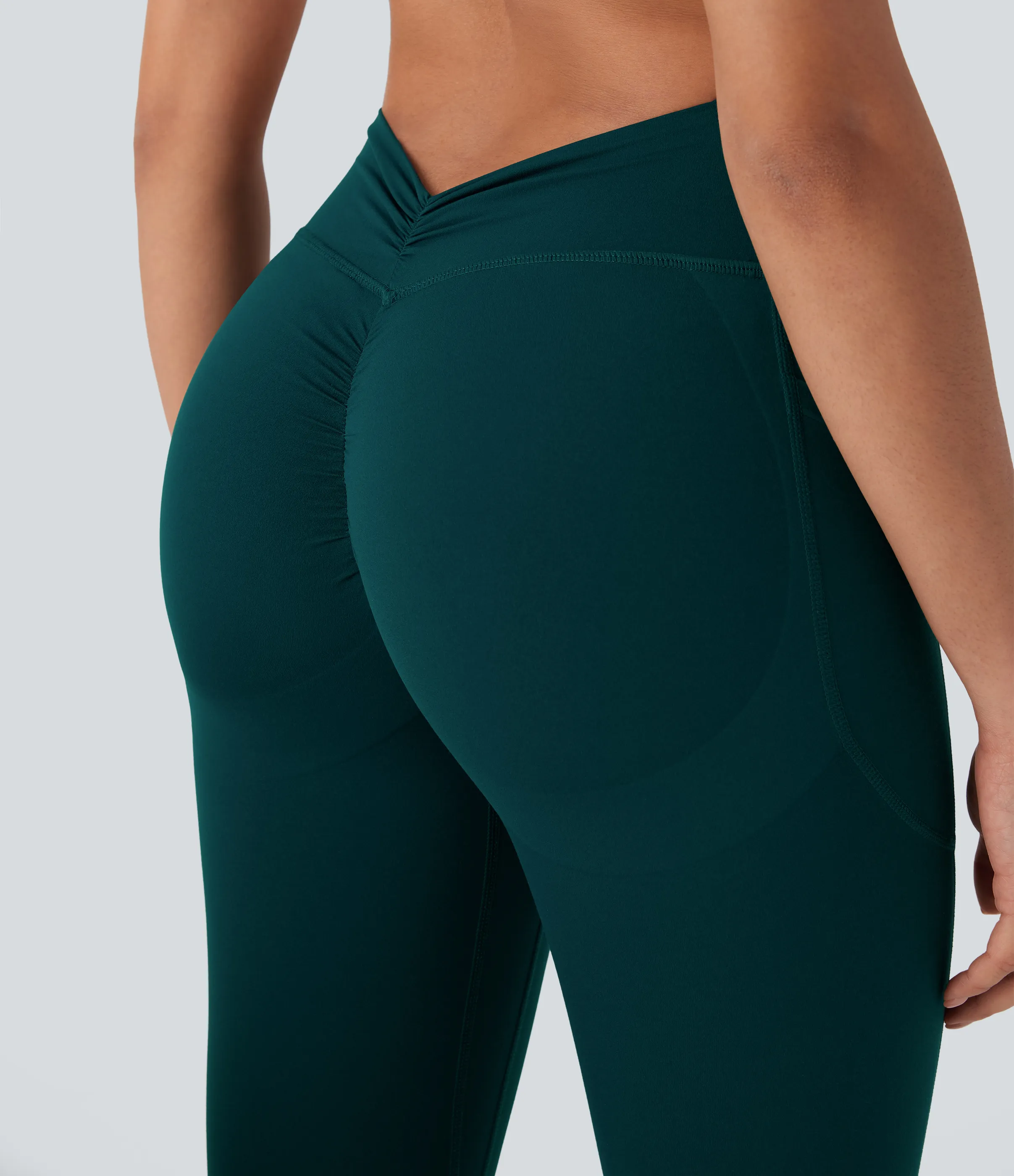Halara Leggings Halara UltraSculpt™ SoCinched yoga moldeador tiro alto bolsillo lateral fruncido realce glúteo control abdomen - June Bug - S(7/8) sold by Halara product image thumbnail 5
