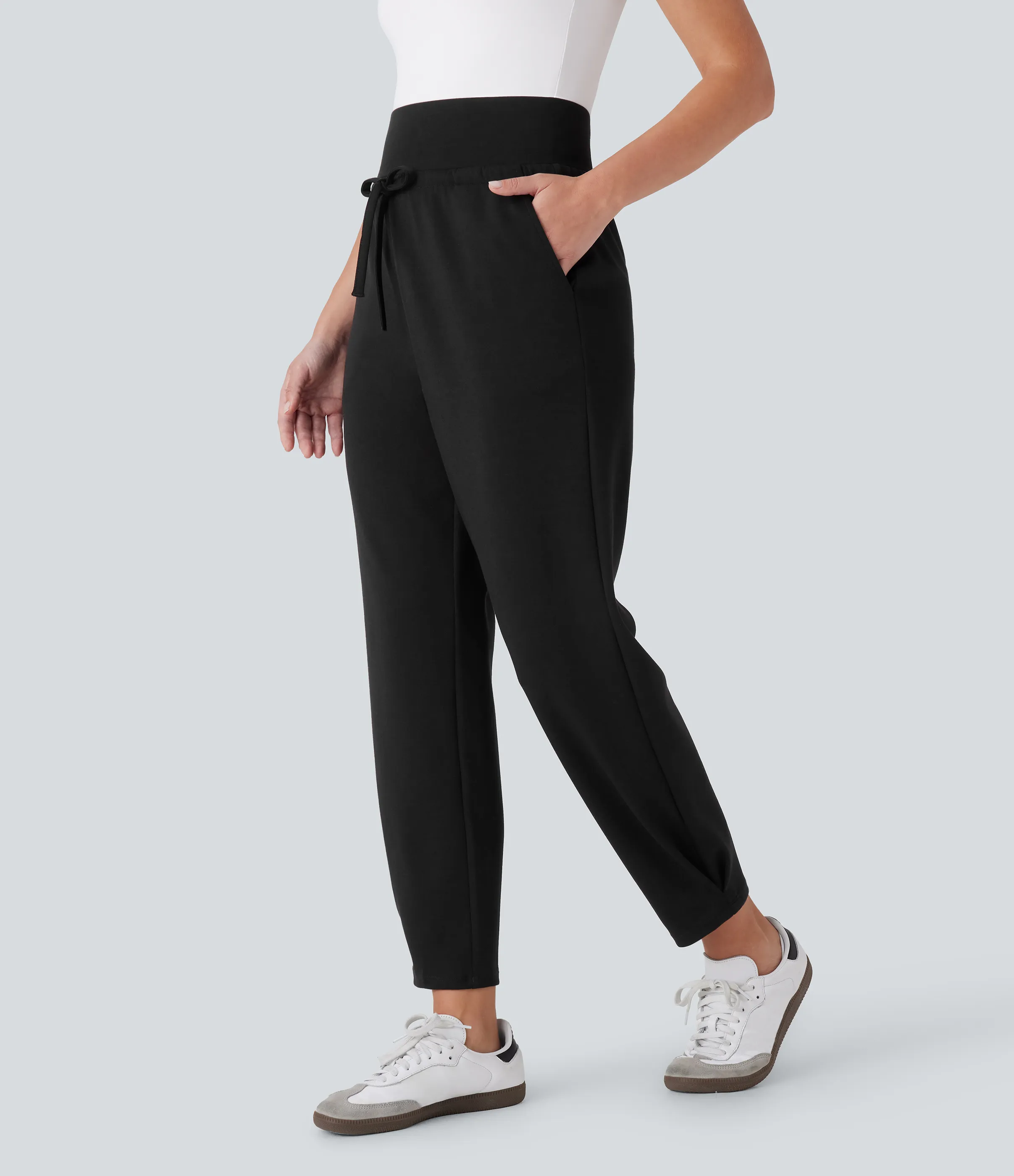 Halara Pantalón viaje ajustado tiro alto múltiple bolsillo cordón ajustable - Black - XS(regular) sold by Halara product image thumbnail 4