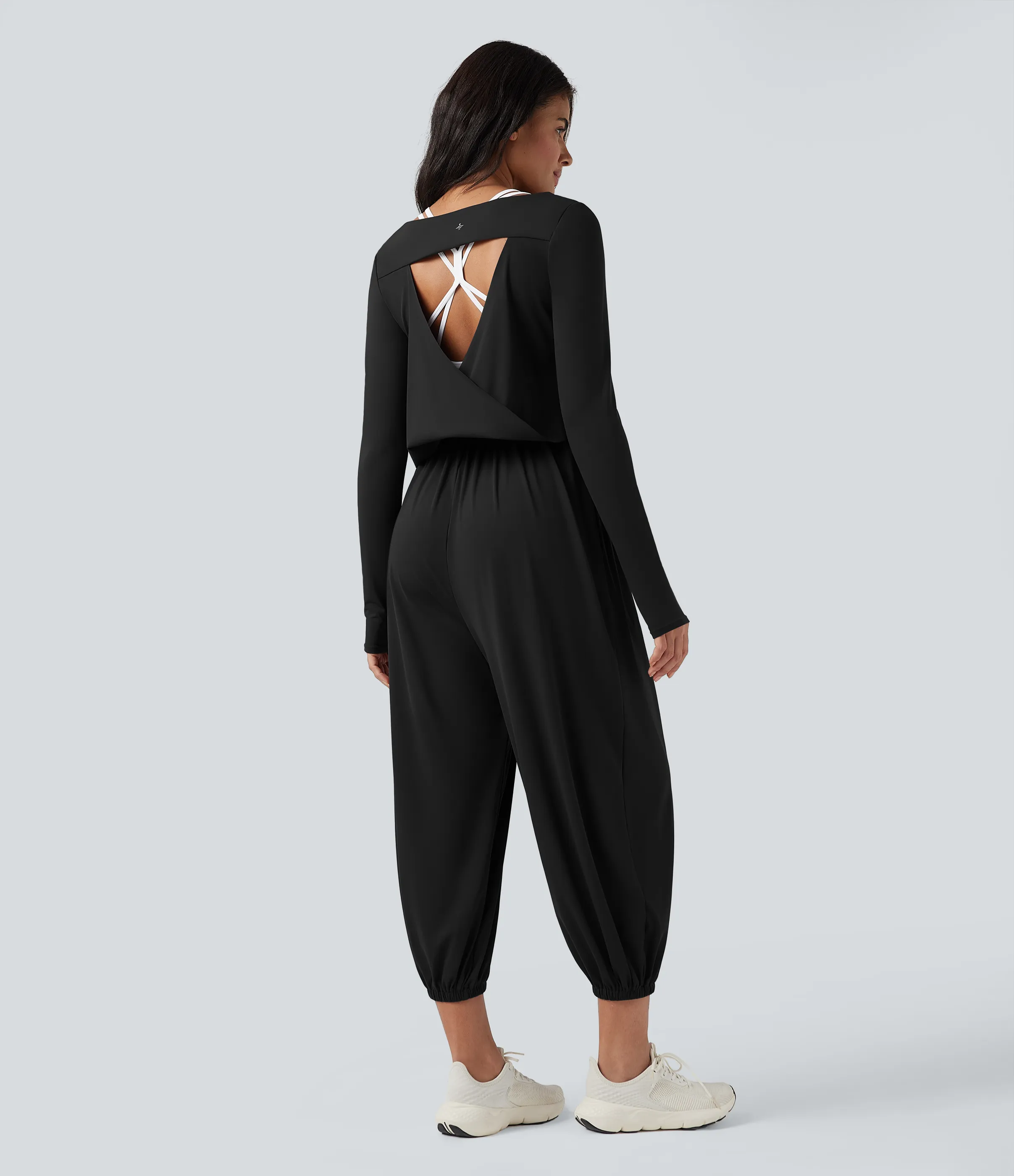 Halara Jumpsuit de yoga SoftlyZero™ de manga larga con aberturas en la espalda y bolsillos con aberturas para los pulgares - Easy Peezy - Black - XL(regular) sold by Halara product image thumbnail 2