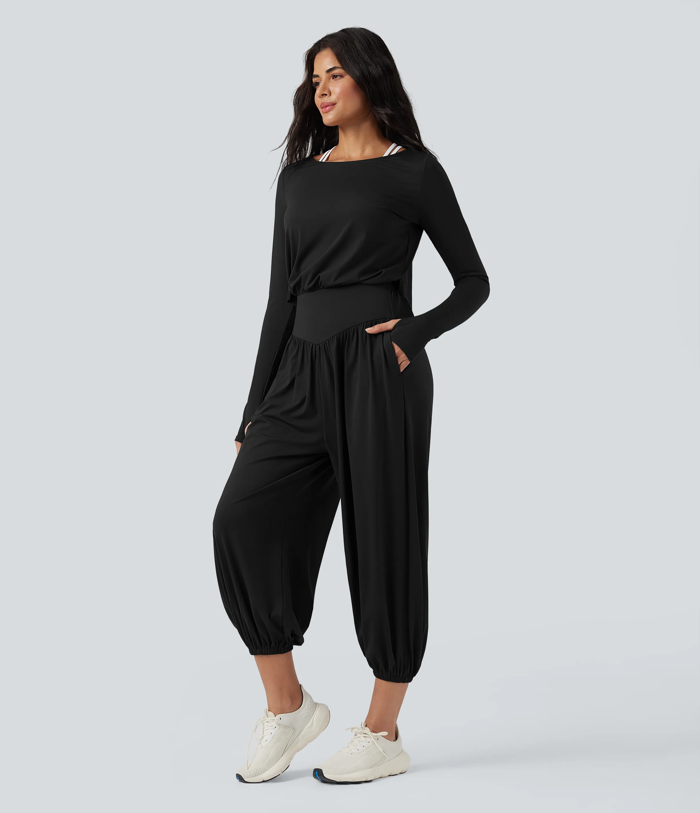Halara Jumpsuit de yoga SoftlyZero™ de manga larga con aberturas en la espalda y bolsillos con aberturas para los pulgares - Easy Peezy - Black - XL(regular) sold by Halara product image thumbnail 4