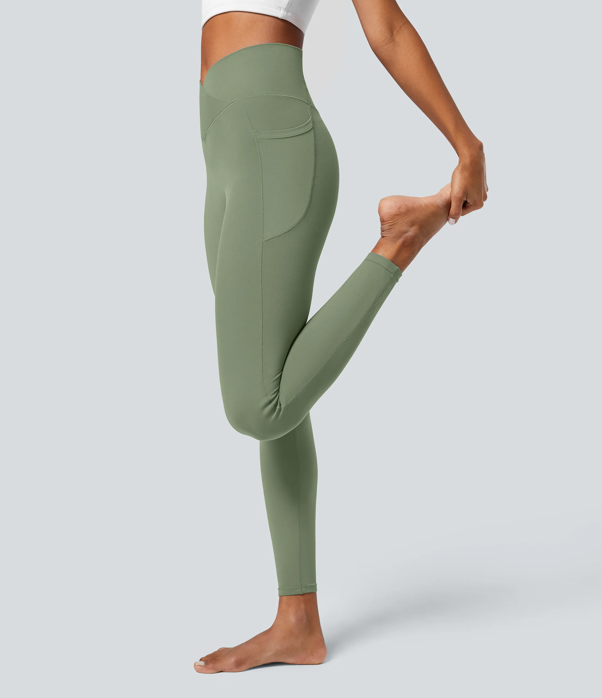 Halara Leggings Softlyzero™ liso bolsillo cruzado - Asparagus - L(7/8) sold by Halara product image thumbnail 4