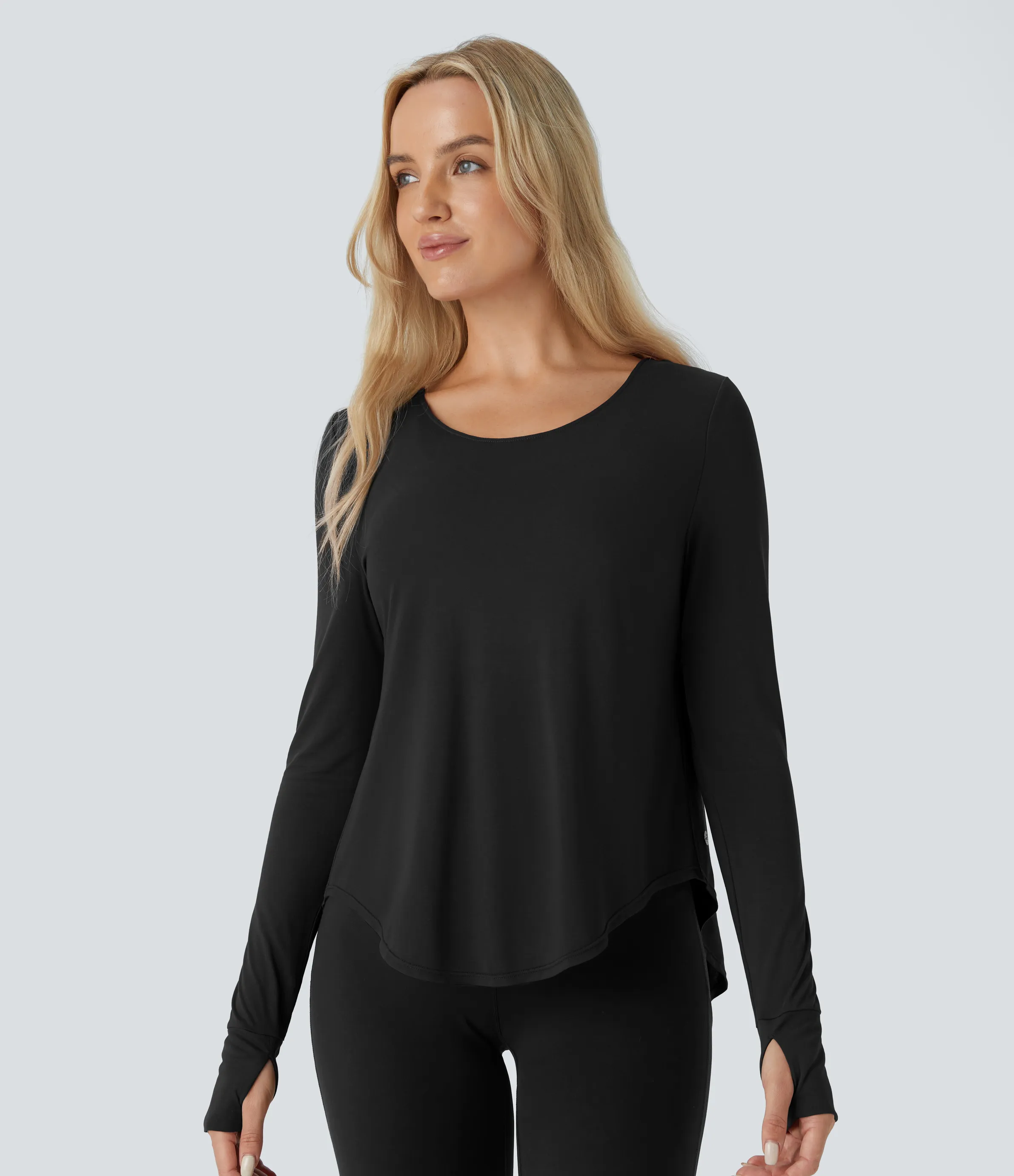 Halara Top deportivo yoga cuello redondo sin espalda dobladillo curvo abertura pulgar - Black - S sold by Halara product image thumbnail 3