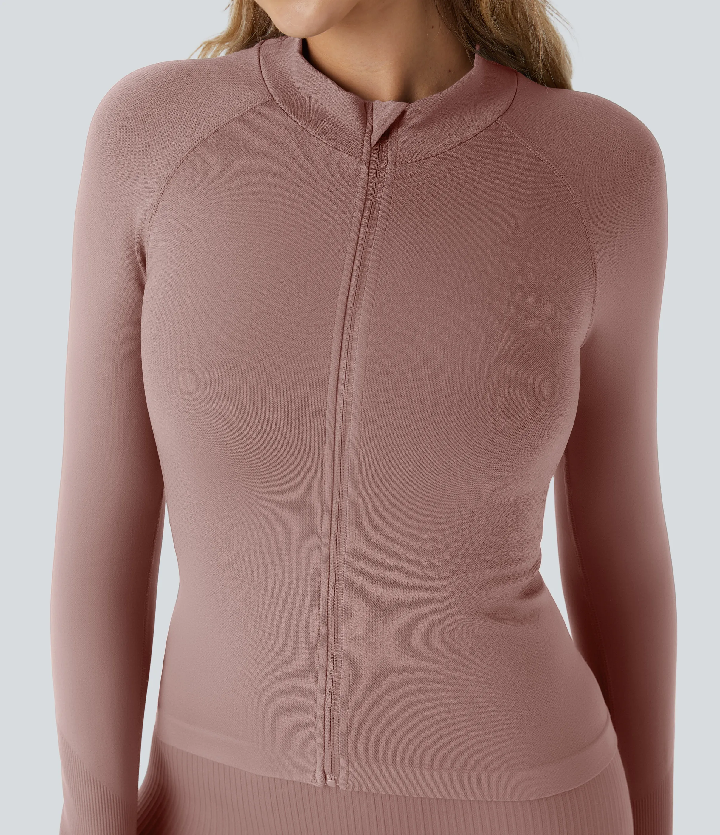 Halara Chaqueta yoga ajustada cuello alto manga raglán abertura pulgar cremallera - Light Chestnut - L sold by Halara product image thumbnail 5