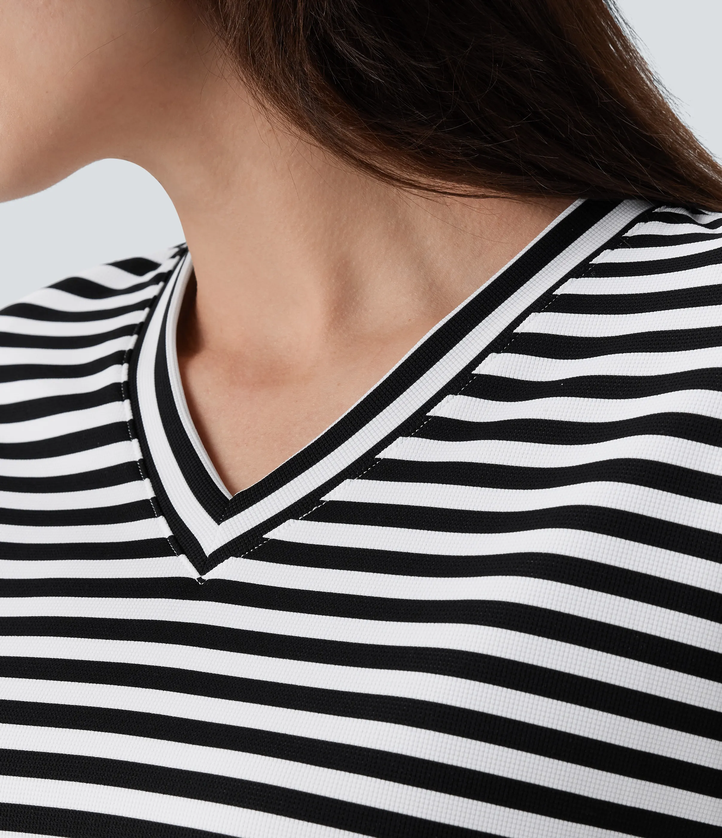 Halara Camiseta oficina relajada rayas cuello V - Black White Horizontal Stripe - XL sold by Halara product image thumbnail 5