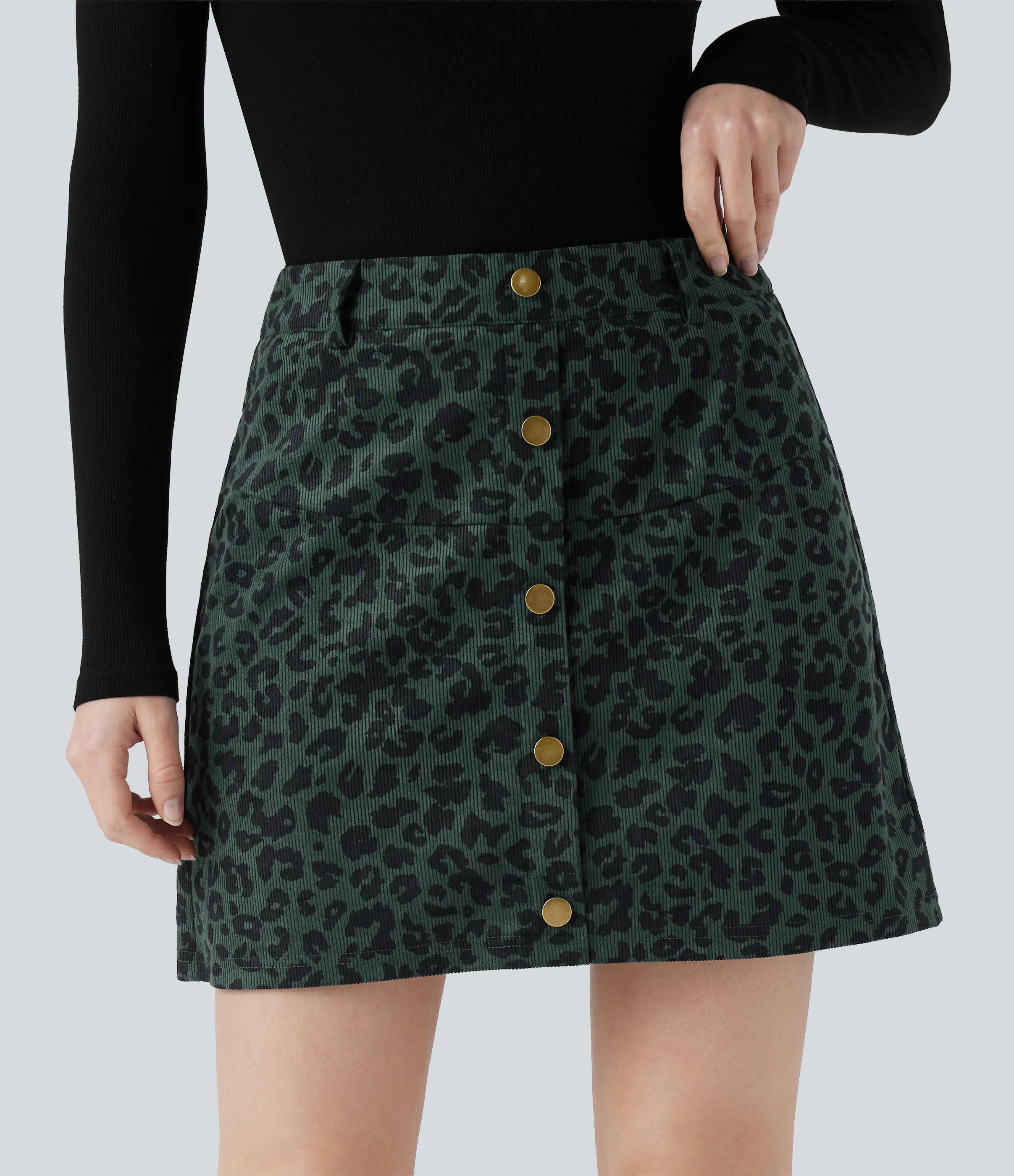 Halara Minifalda casual 2 en 1 de tiro alto con estampado de leopardo y bolsillo - Forest Teal Leopard - S sold by Halara product image thumbnail 4