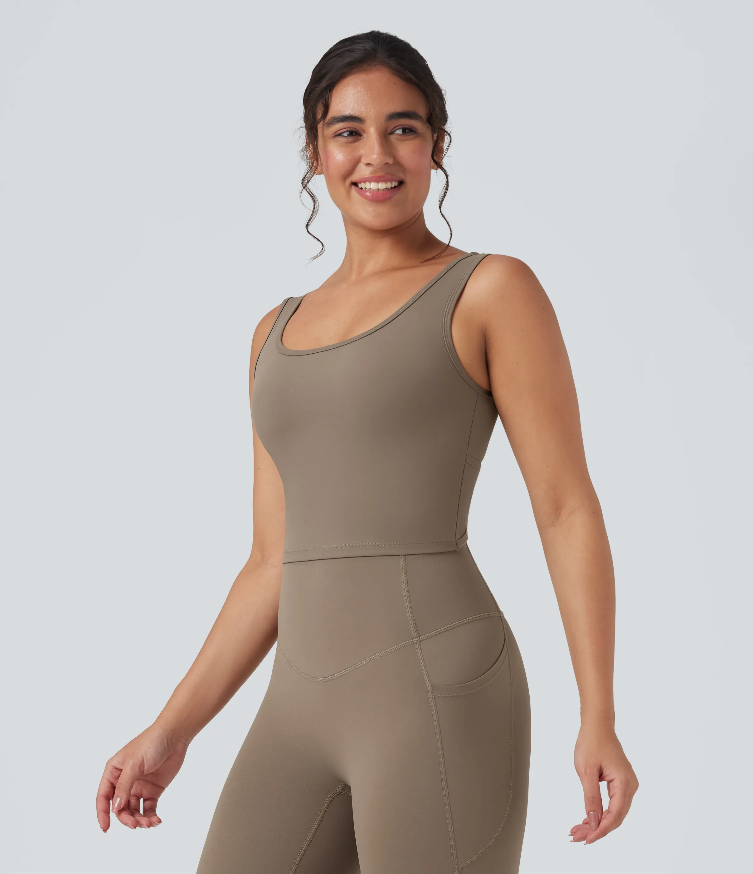 Halara Top corto de yoga Halara UltraSculpt™ cruzado con cuello en U - Dawn Brown - XL sold by Halara product image thumbnail 4