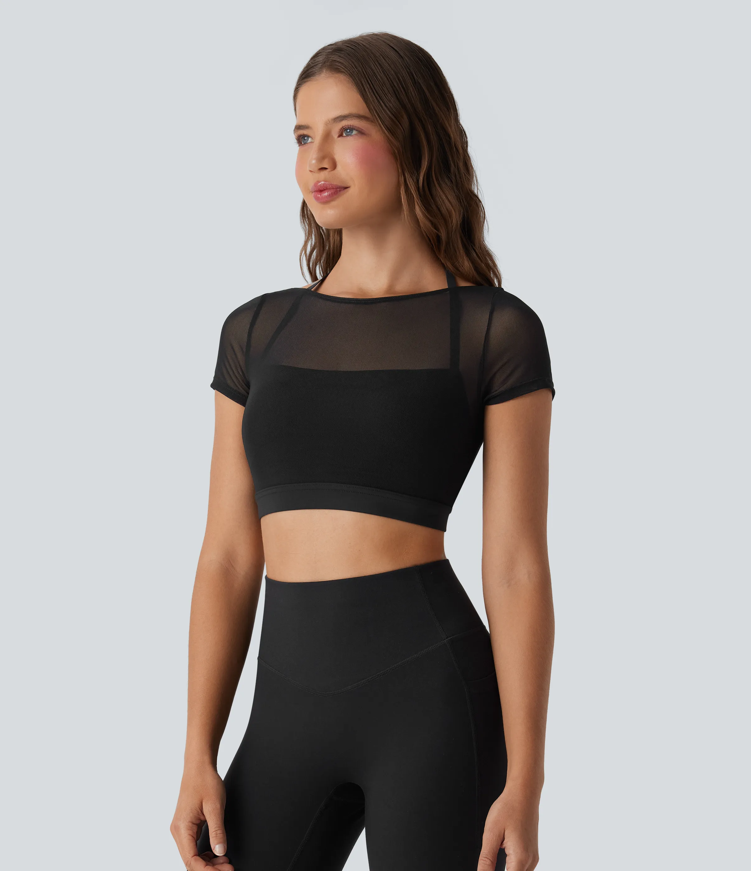 Halara Top deportivo de yoga 2 en 1 de malla en contraste con cuello halter y espalda descubierta - Black - XS sold by Halara product image thumbnail 4