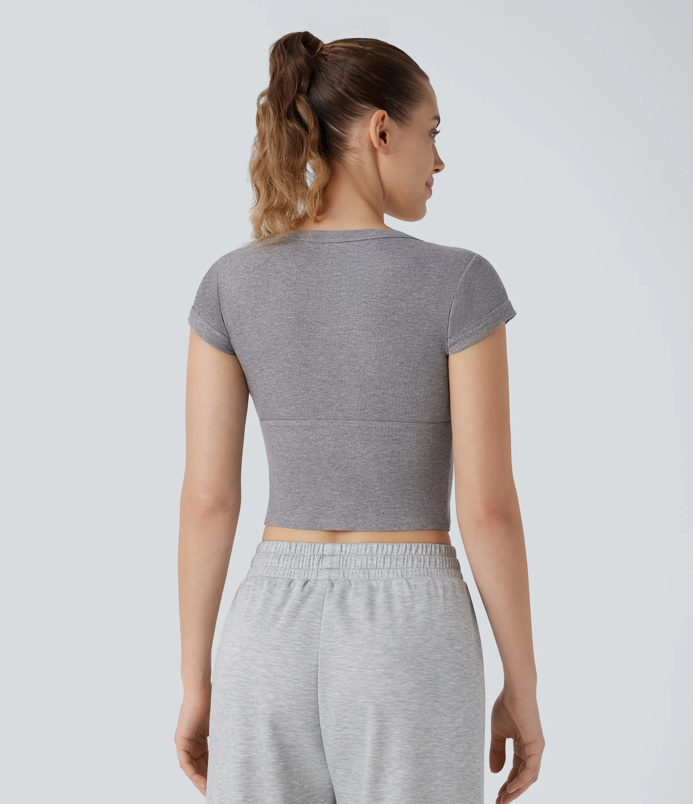 Halara Top corto manga corta cuello V cruzado canalé - Ash Grey - XL sold by Halara product image thumbnail 3