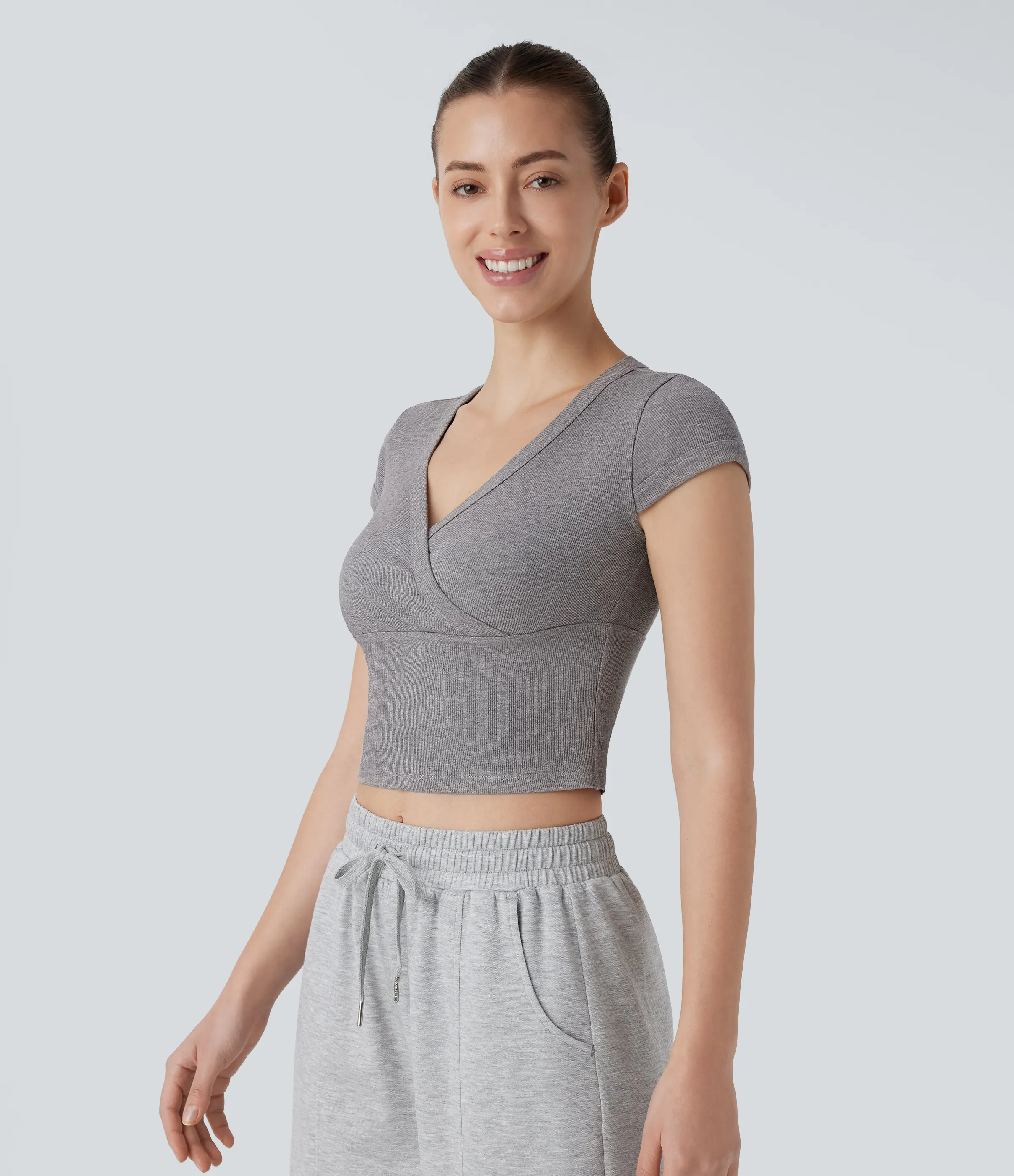 Halara Top corto manga corta cuello V cruzado canalé - Ash Grey - XL sold by Halara product image thumbnail 4