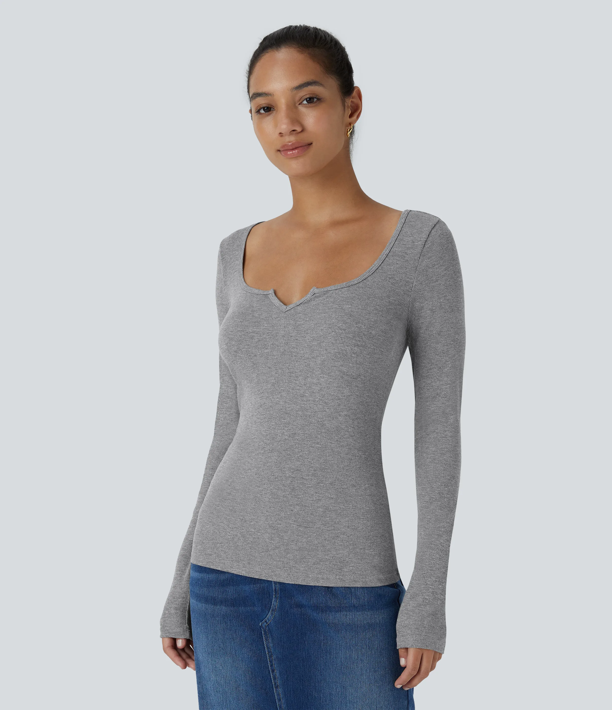 Halara Top informal ajustado de manga larga con cuello redondo y canalé - Ash Grey - M sold by Halara