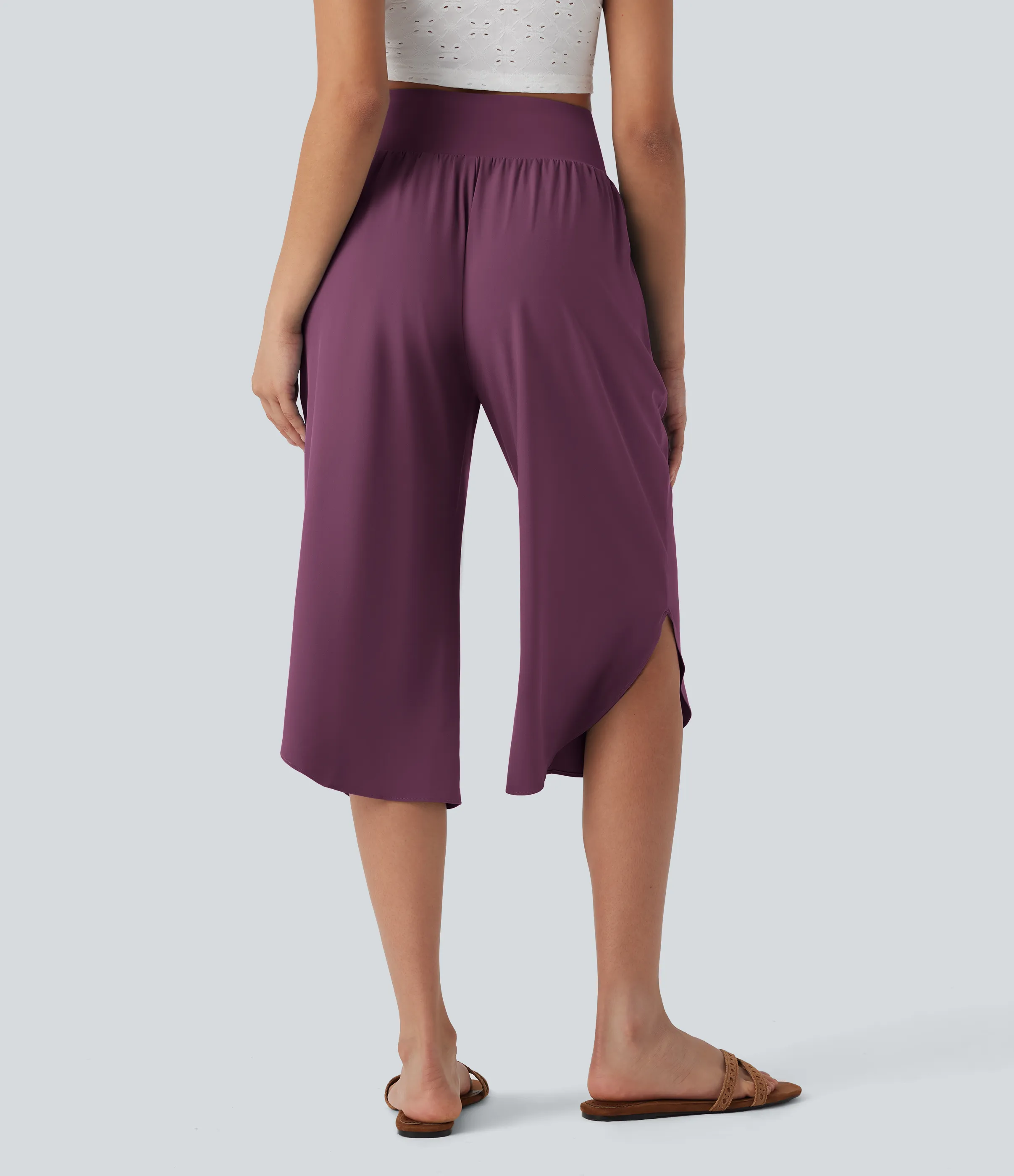 Halara Pantalón Breezeful™ SoCinched Capri Resort tiro alto control abdomen dobladillo dividido secado rápido bolsillo lateral - Amaranth - XL sold by Halara product image thumbnail 3