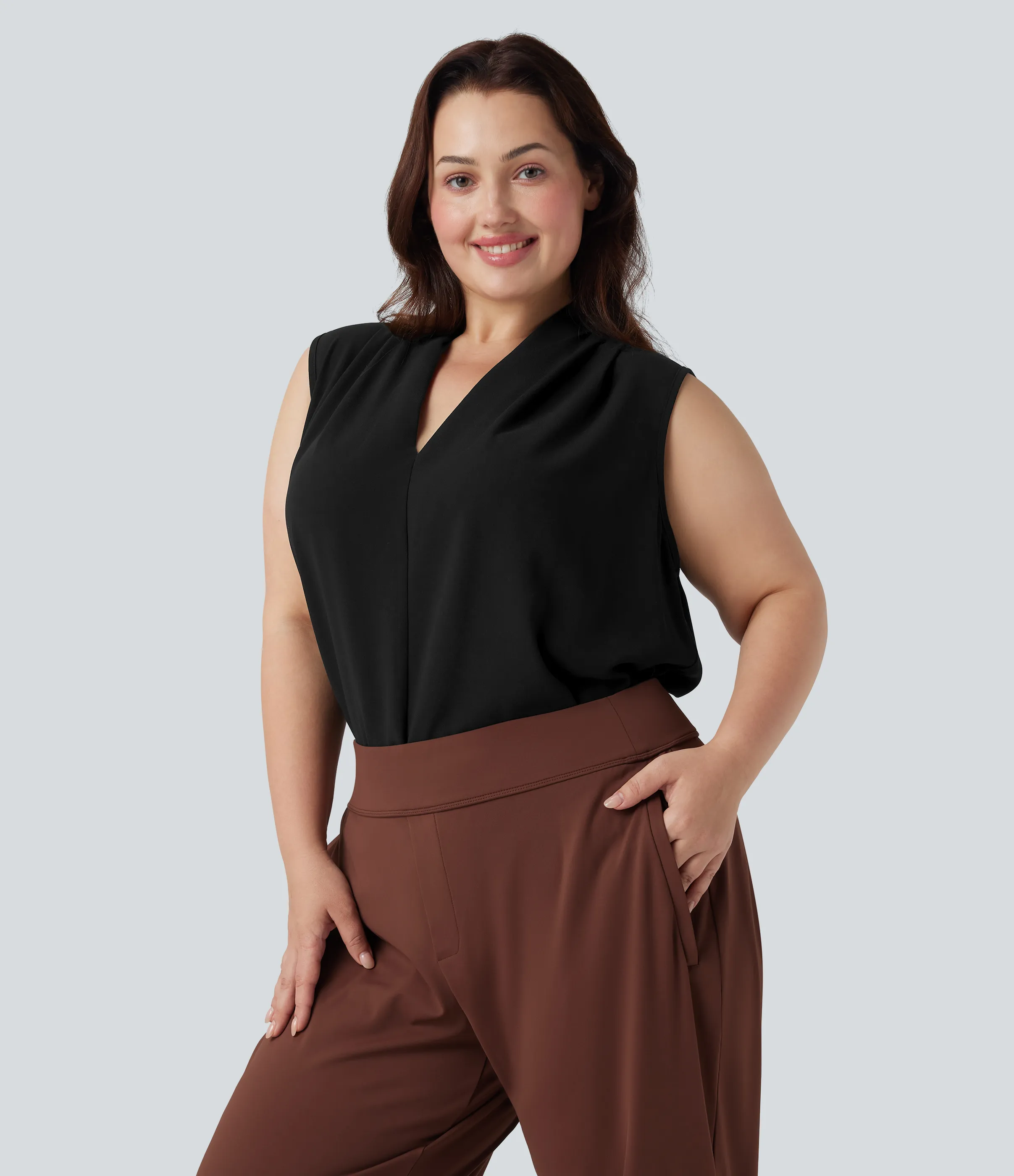 Halara Blusa de oficina sin mangas con cuello en V y tallas grandes - Black - 1X sold by Halara product image thumbnail 2