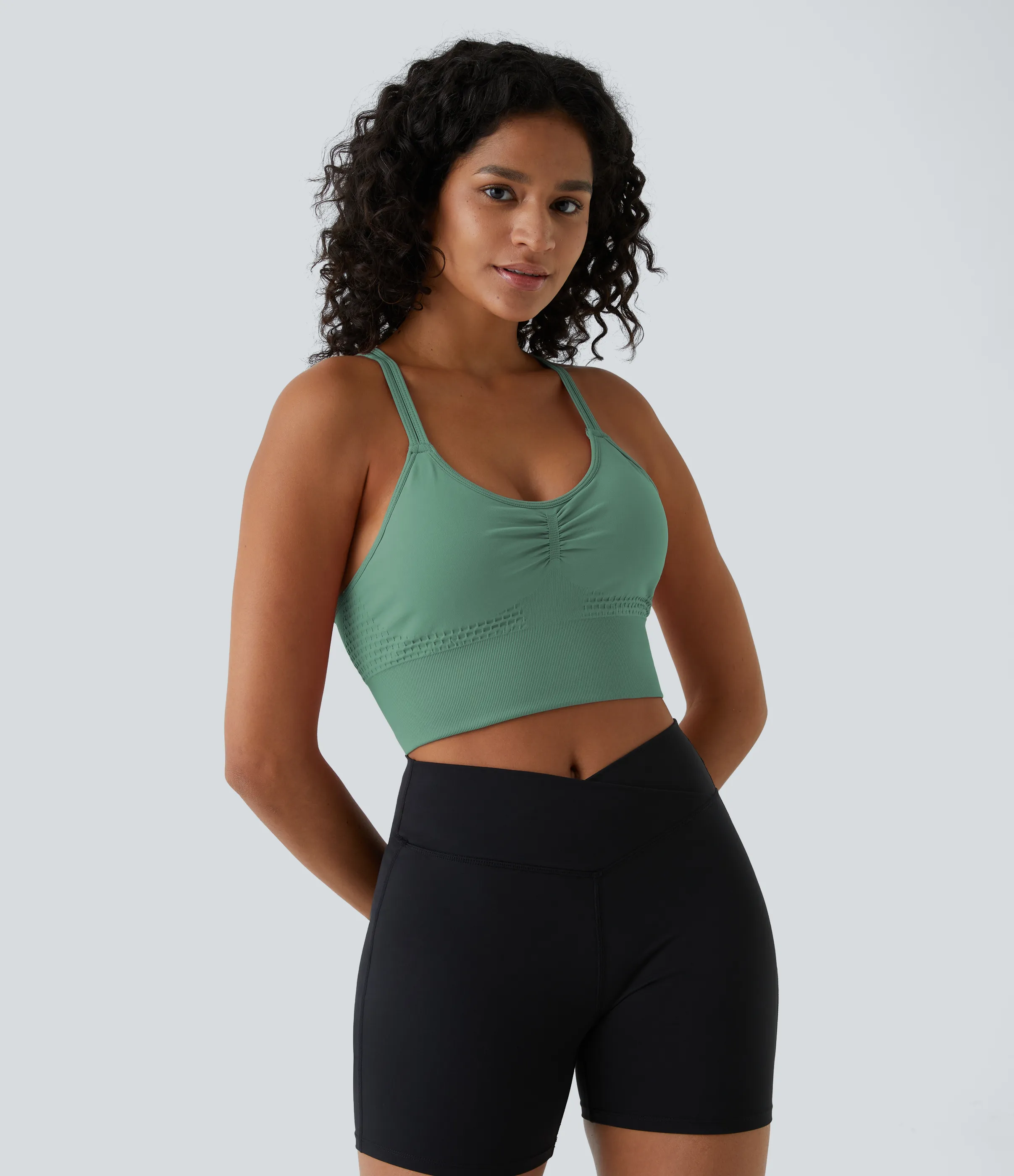 Halara Brasier deportivo Seamless Flow de sujeción baja, fruncido y tirantes dobles en copas D-F - Granite Green - S sold by Halara product image thumbnail 3